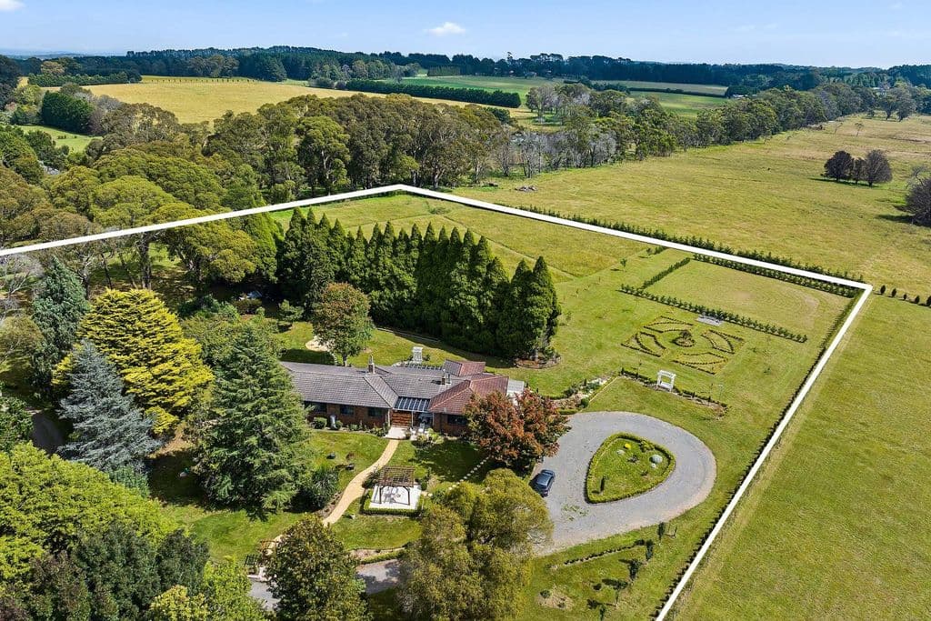 180 Cornwall Road, Exeter - Image 1