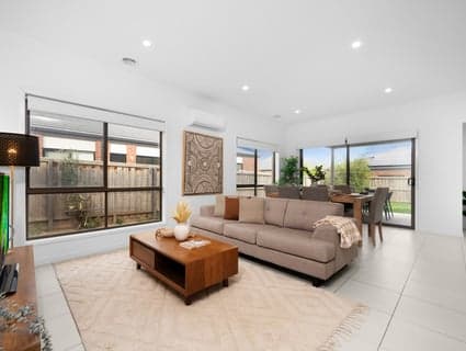 104 Spearmint Boulevard, Manor Lakes, VIC, 3024, Manor Lakes - Thumbnail 2