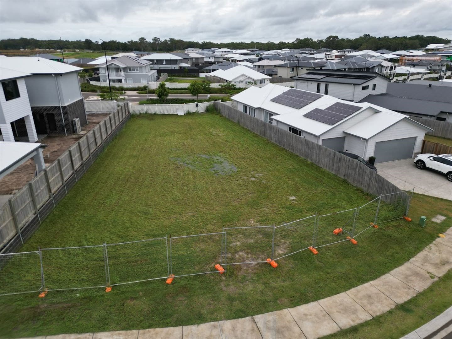 36 Shoreline Avenue REDLAND BAY, QLD, Redland Bay - Thumbnail 2
