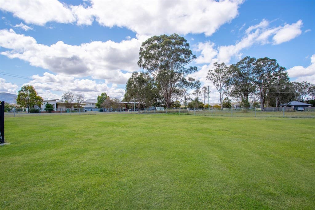 6 Bowman Street MOUNT ALFORD, QLD, Mount Alford - Thumbnail 2
