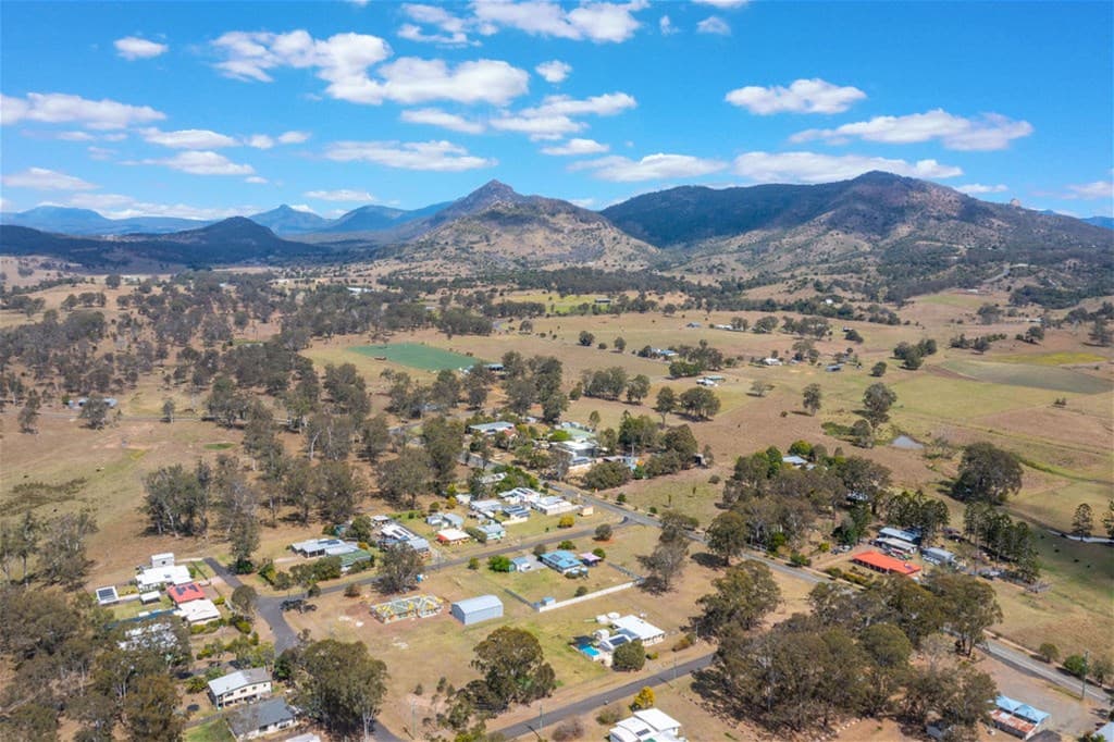 6 Bowman Street MOUNT ALFORD, QLD, Mount Alford - Thumbnail 5