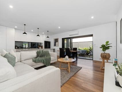 2/8 Keerok Avenue, Seaford, VIC, 3198, Seaford - Thumbnail 2