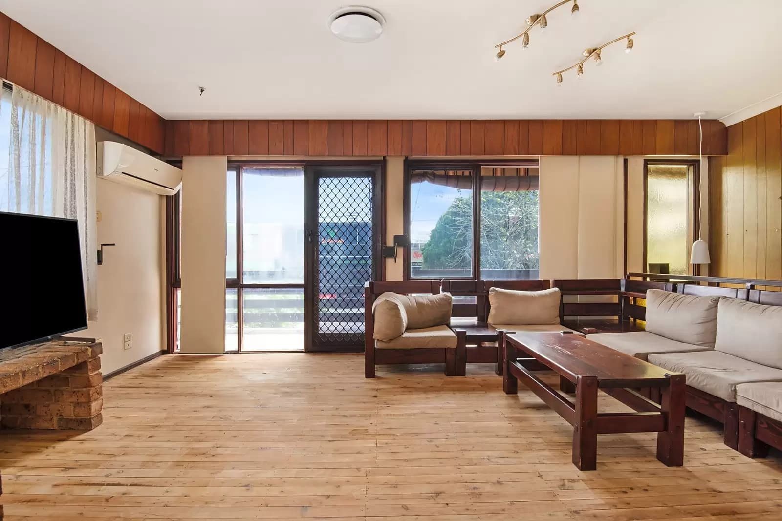117 Johnston Road, Bass Hill, Georges Hall - Thumbnail 4