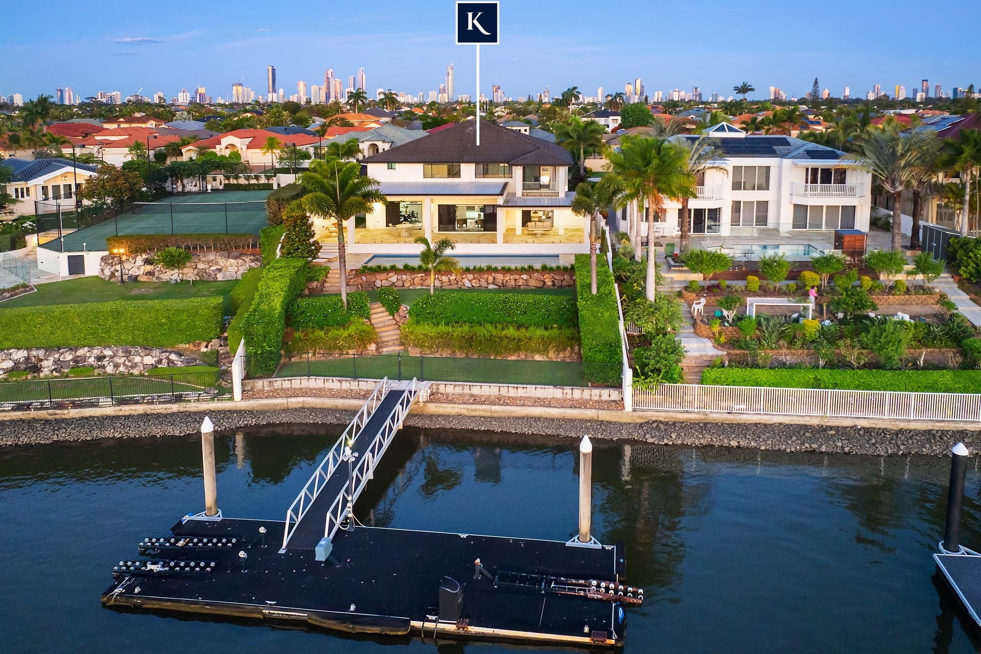 7 Sir Bruce Small Boulevard, Benowa Waters, QLD, 4217, Benowa Waters - Thumbnail 2