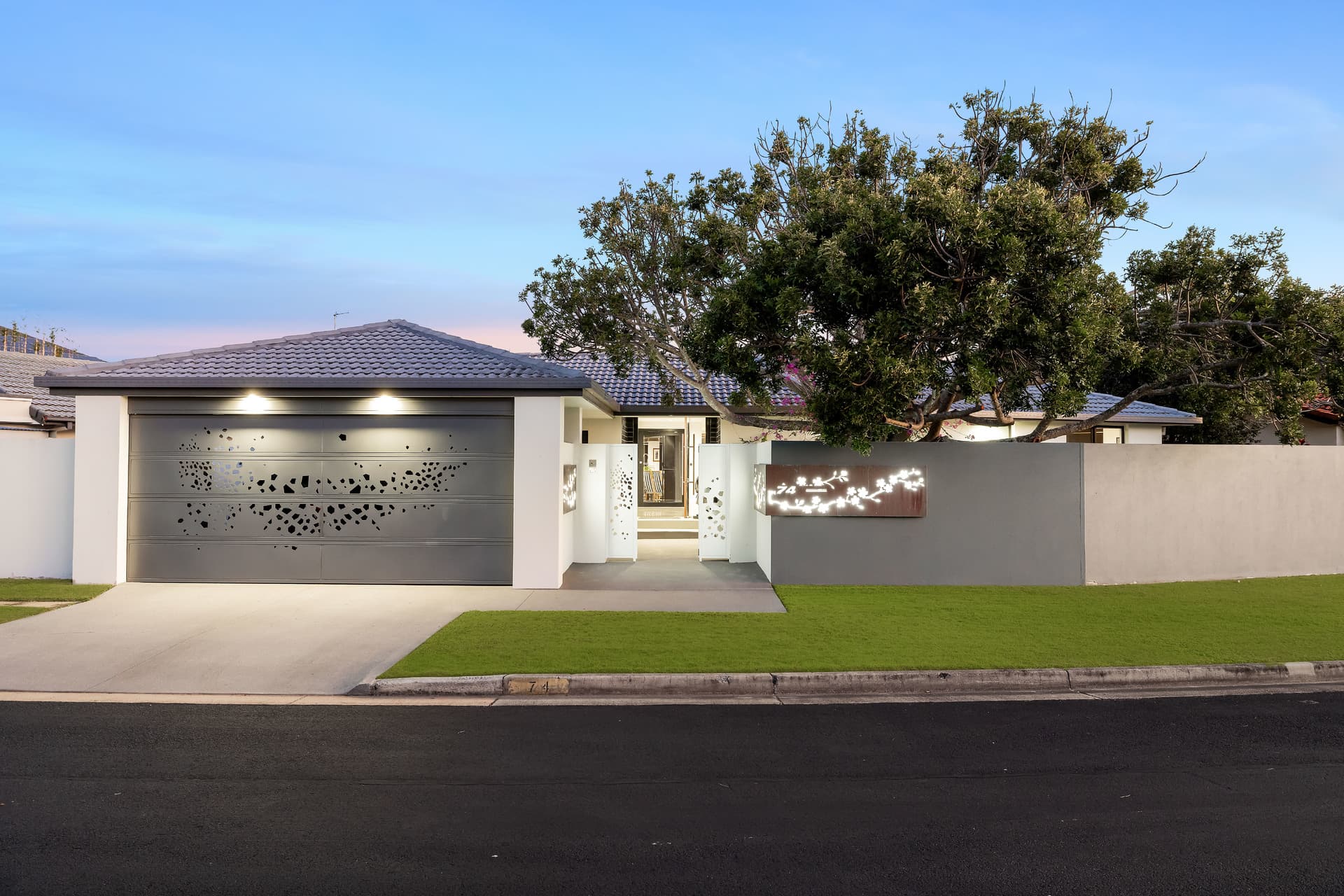 74 Boomerang Crescent, Sorrento, QLD, 4217, Sorrento - Thumbnail 3