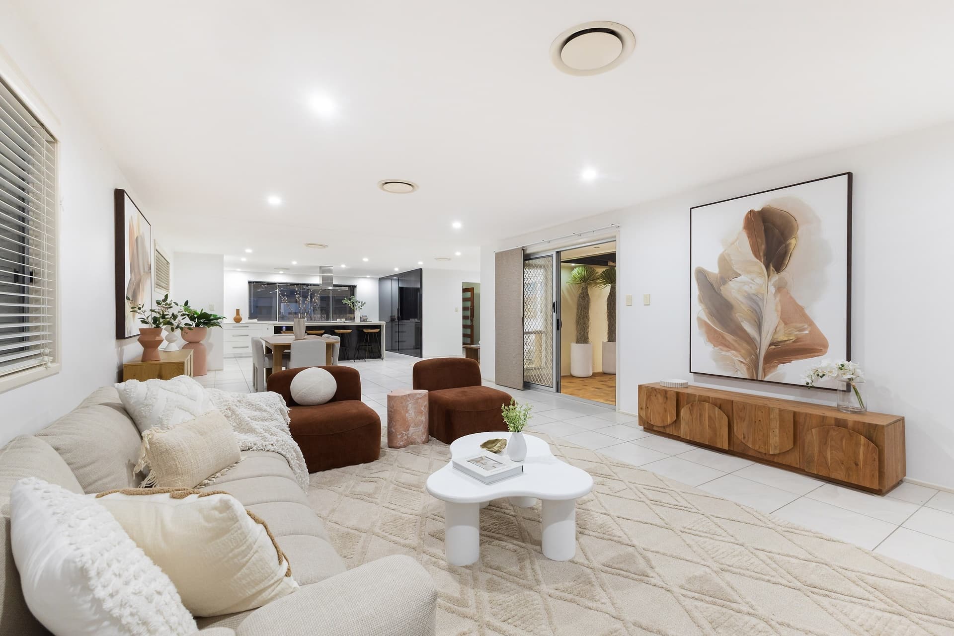 6 Kurrawa Avenue, Mermaid Waters, QLD, 4218, Mermaid Waters - Thumbnail 3