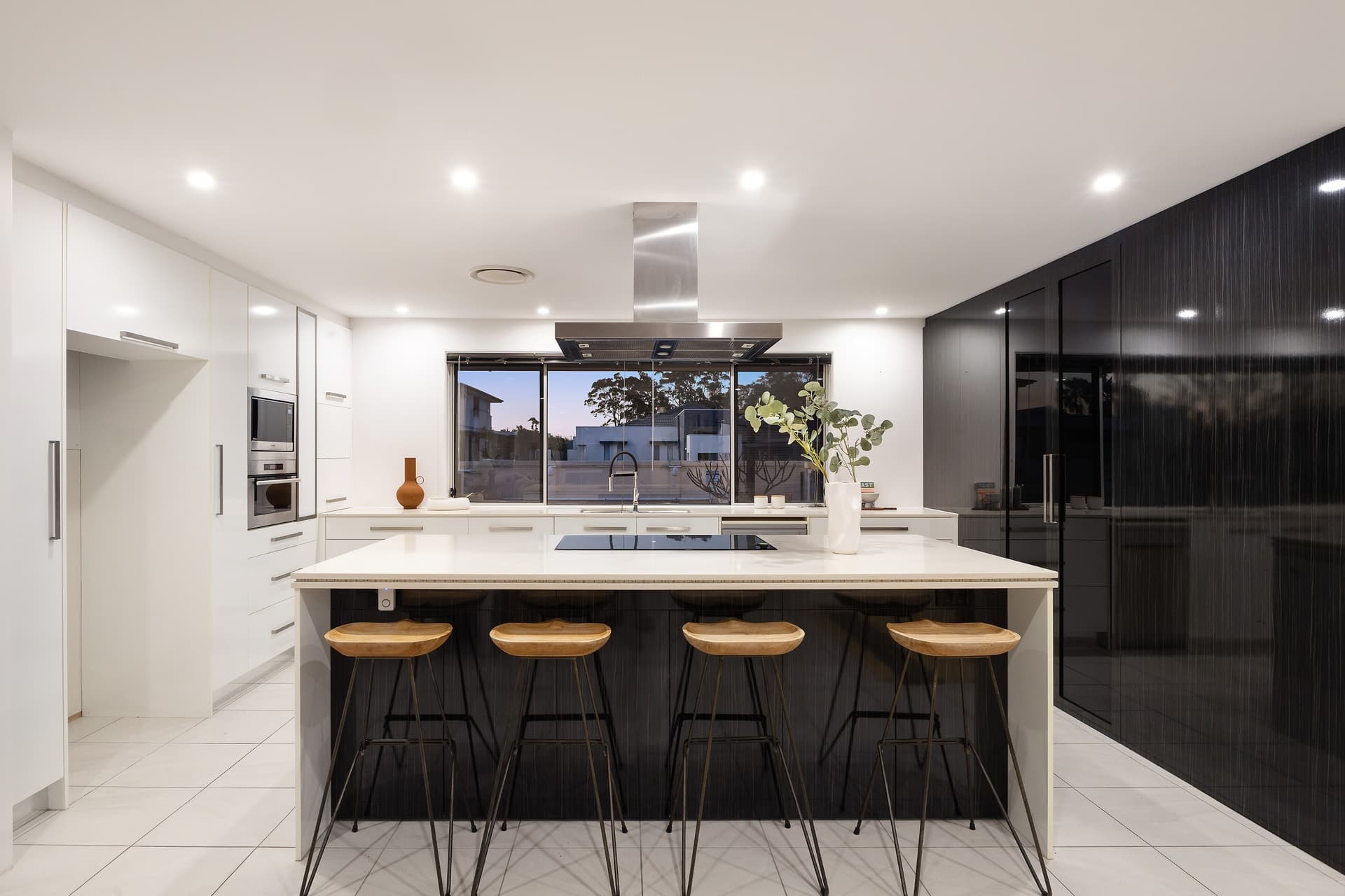 6 Kurrawa Avenue, Mermaid Waters, QLD, 4218, Mermaid Waters - Thumbnail 4