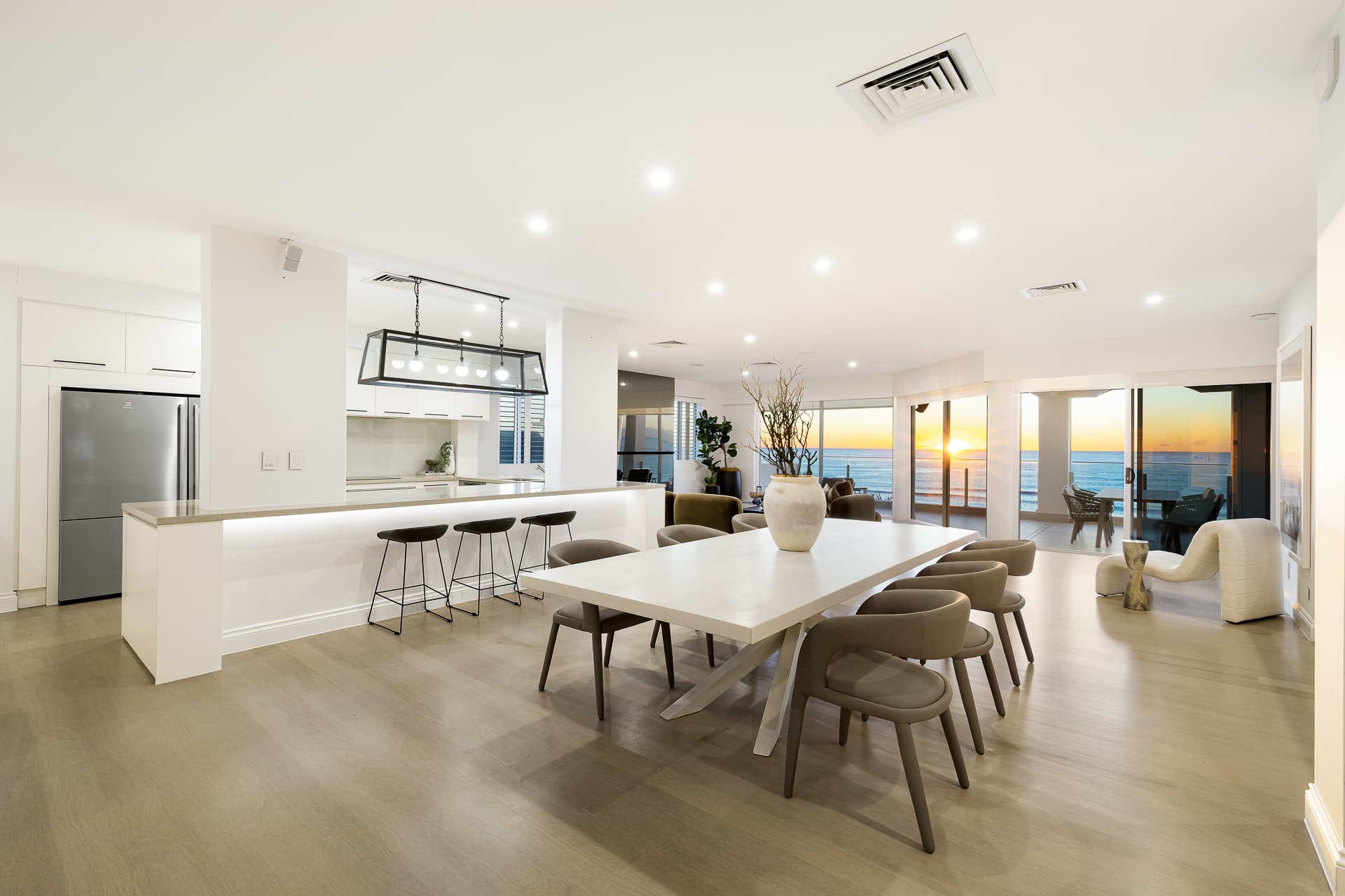2/51-53 Hedges Avenue, Mermaid Beach, QLD, 4218, Mermaid Beach - Thumbnail 2