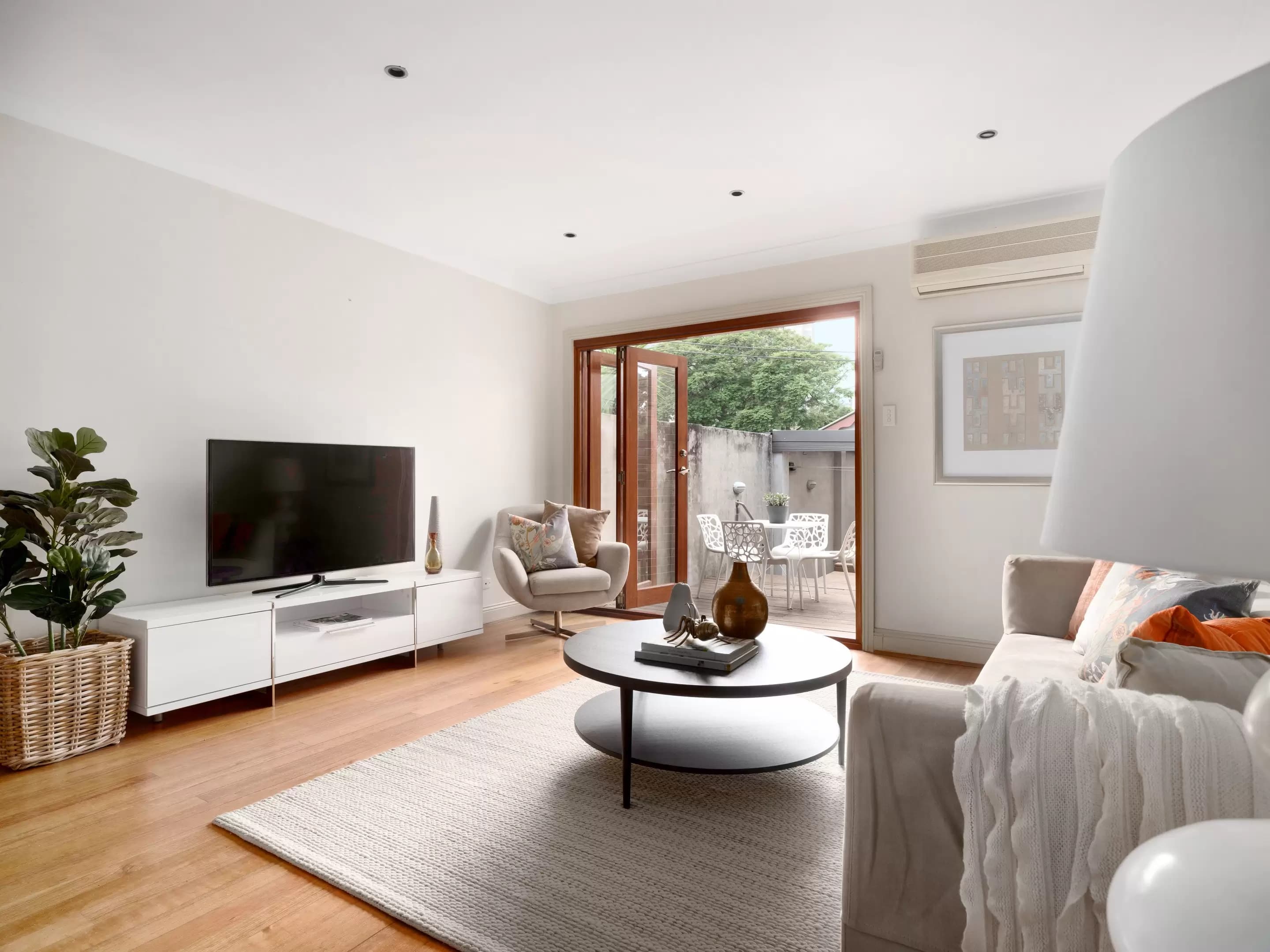 680 Elizabeth Street, Waterloo, Waterloo - Thumbnail 3