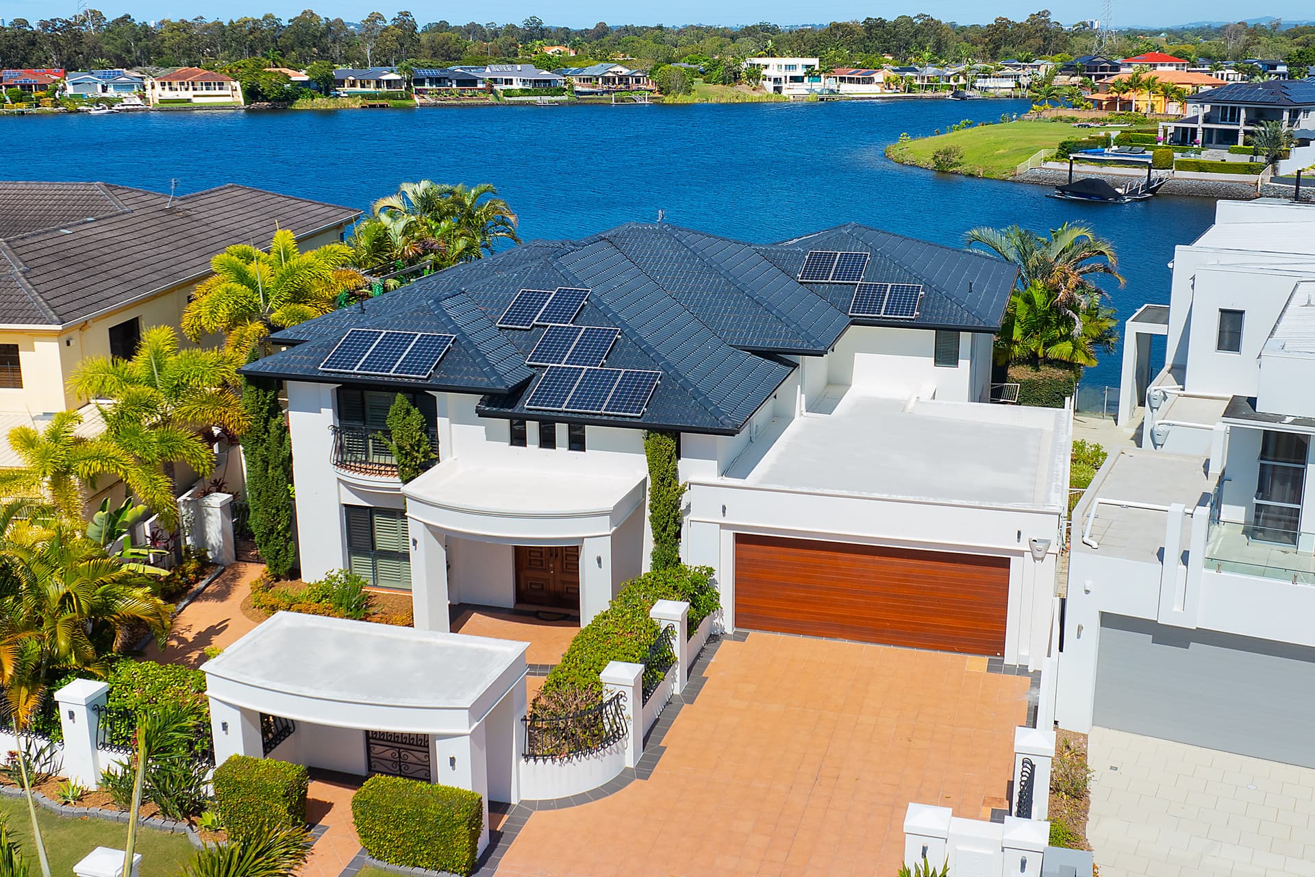 28 Clear Water Bay Avenue, Clear Island Waters, QLD, 4226, Clear Island Waters - Thumbnail 3