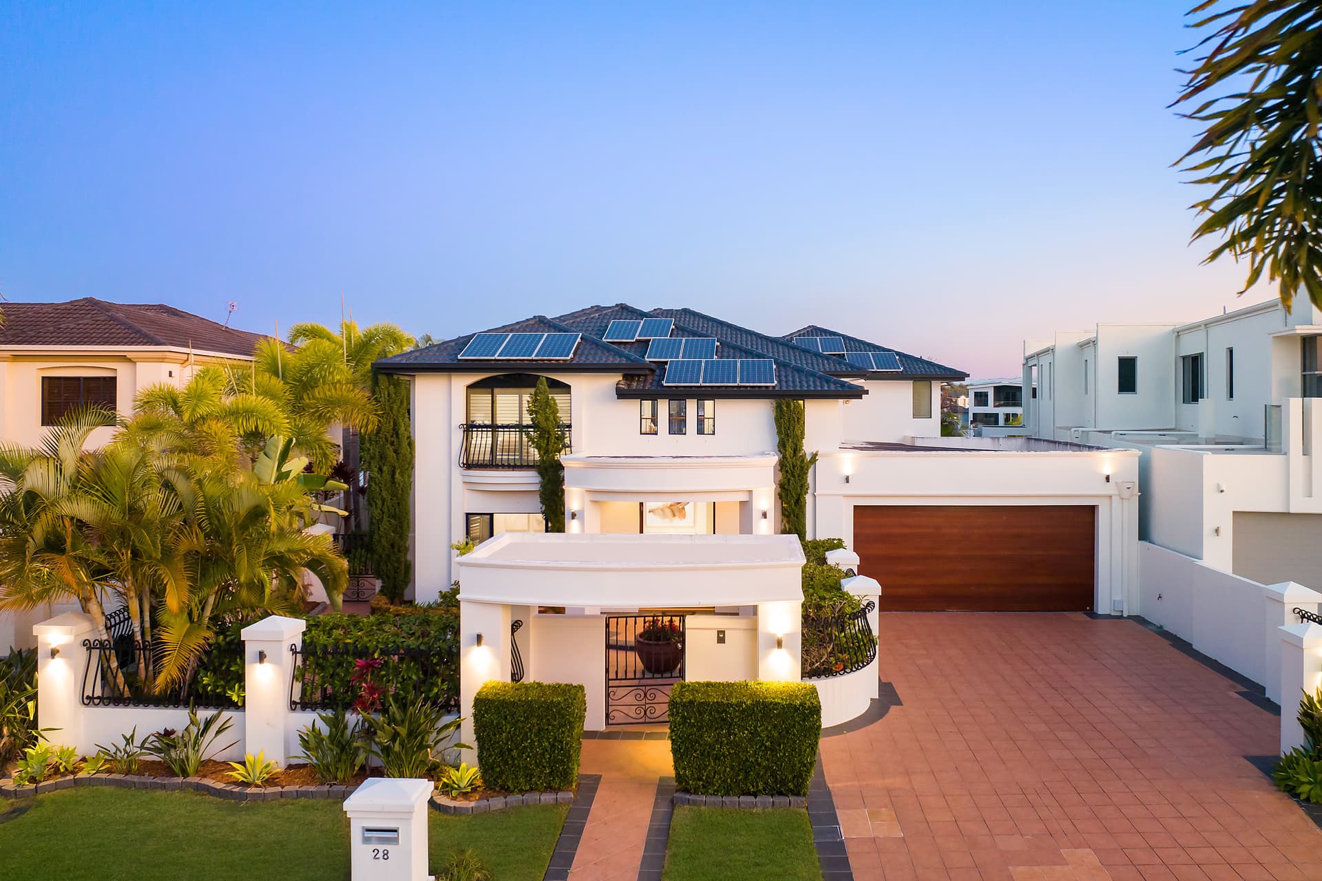 28 Clear Water Bay Avenue, Clear Island Waters, QLD, 4226, Clear Island Waters - Thumbnail 4
