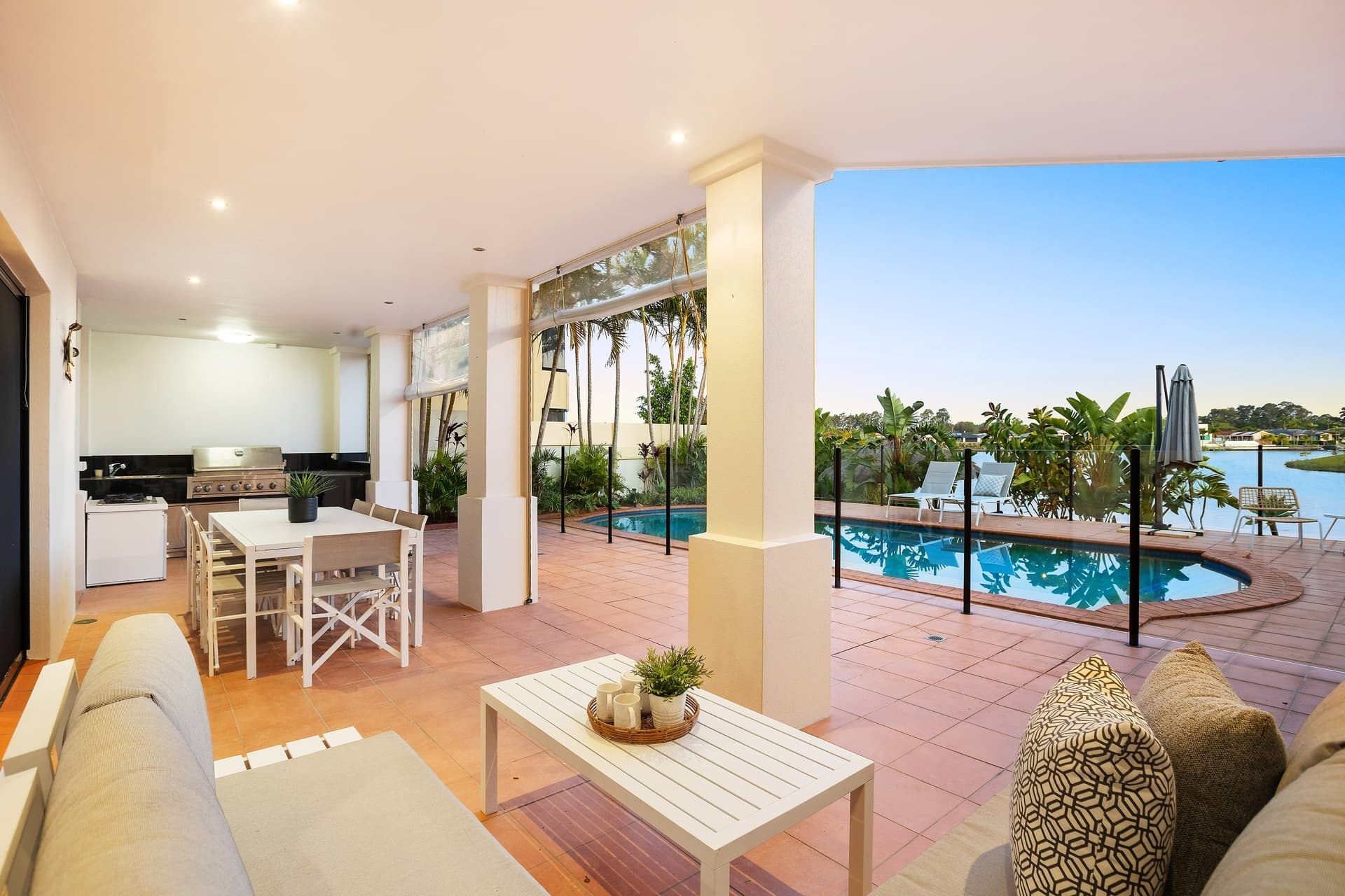 28 Clear Water Bay Avenue, Clear Island Waters, QLD, 4226, Clear Island Waters - Thumbnail 8