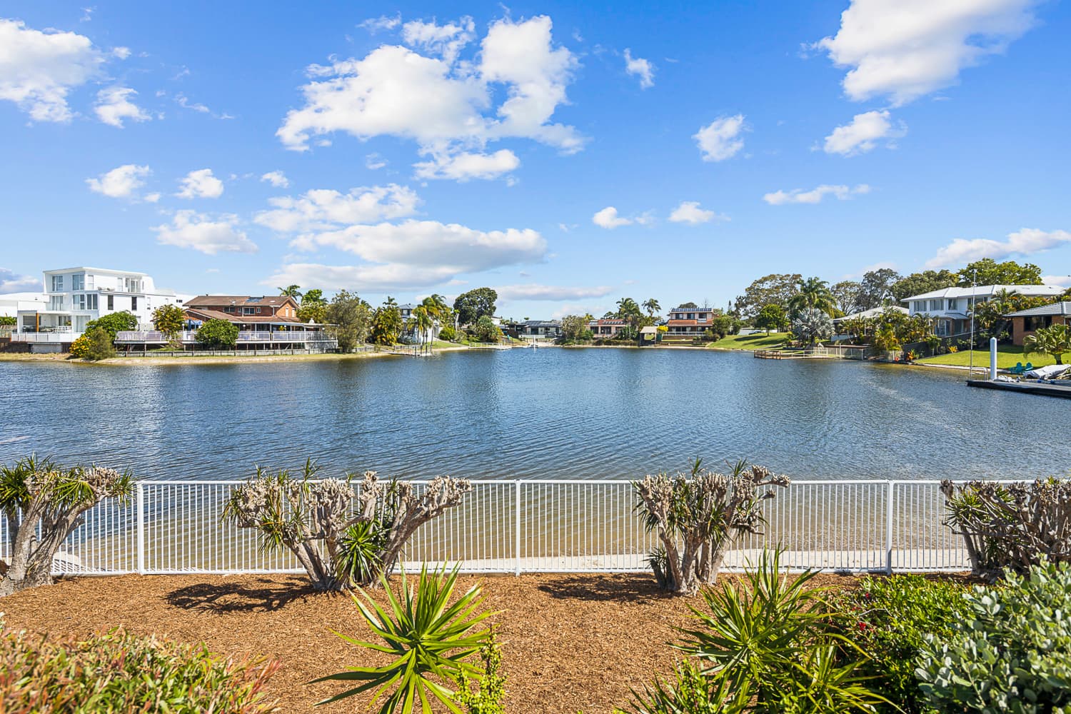 7 Weatherly Avenue, Mermaid Waters, QLD, 4218, Mermaid Waters - Thumbnail 3