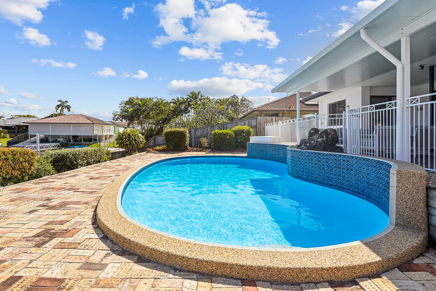 7 Weatherly Avenue, Mermaid Waters, QLD, 4218, Mermaid Waters - Thumbnail 4