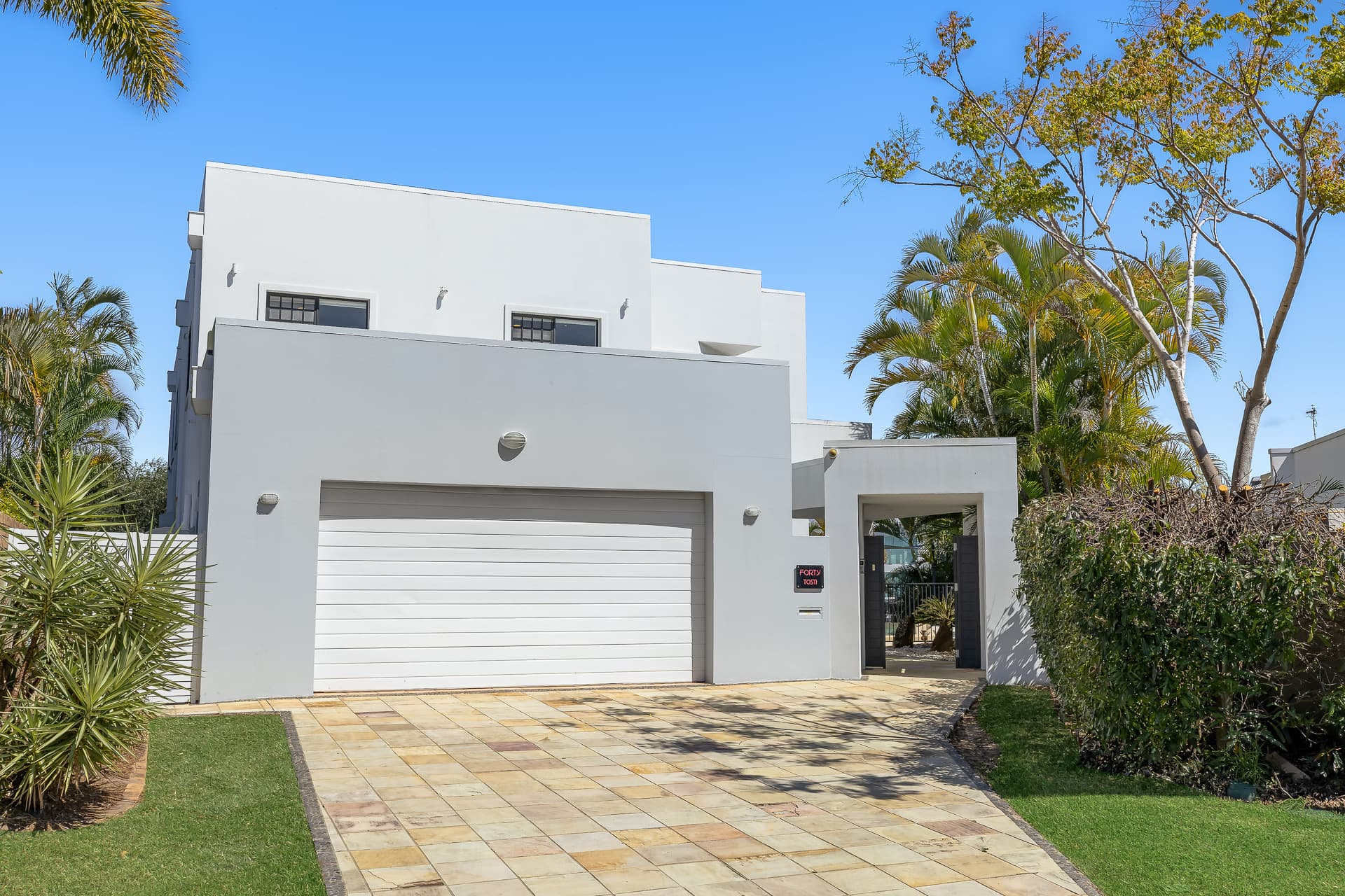 40 Tosti Street, Sorrento, QLD, 4217, Sorrento - Thumbnail 2