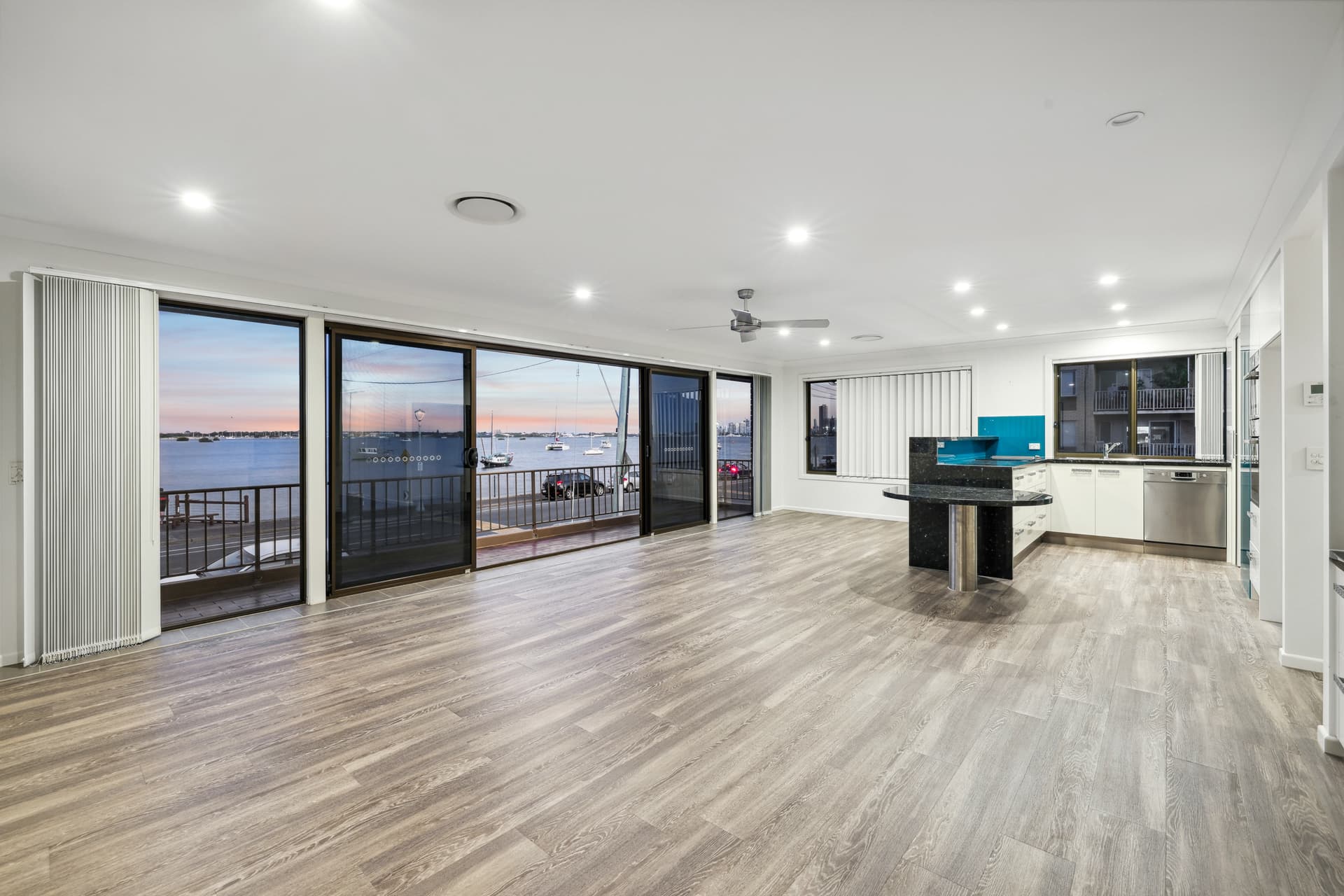 292 Marine Parade, Labrador, QLD, 4215, Labrador - Thumbnail 6