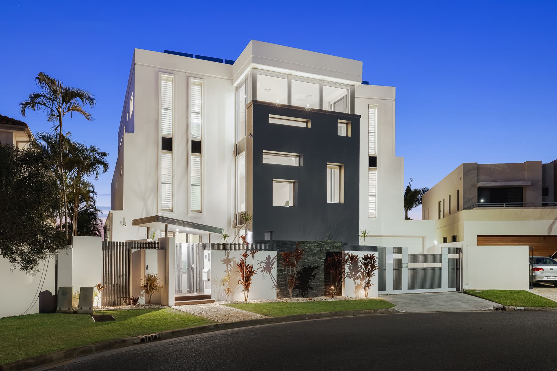 104 Admiralty Drive, Paradise Waters, QLD, 4217, Surfers Paradise - Thumbnail 2