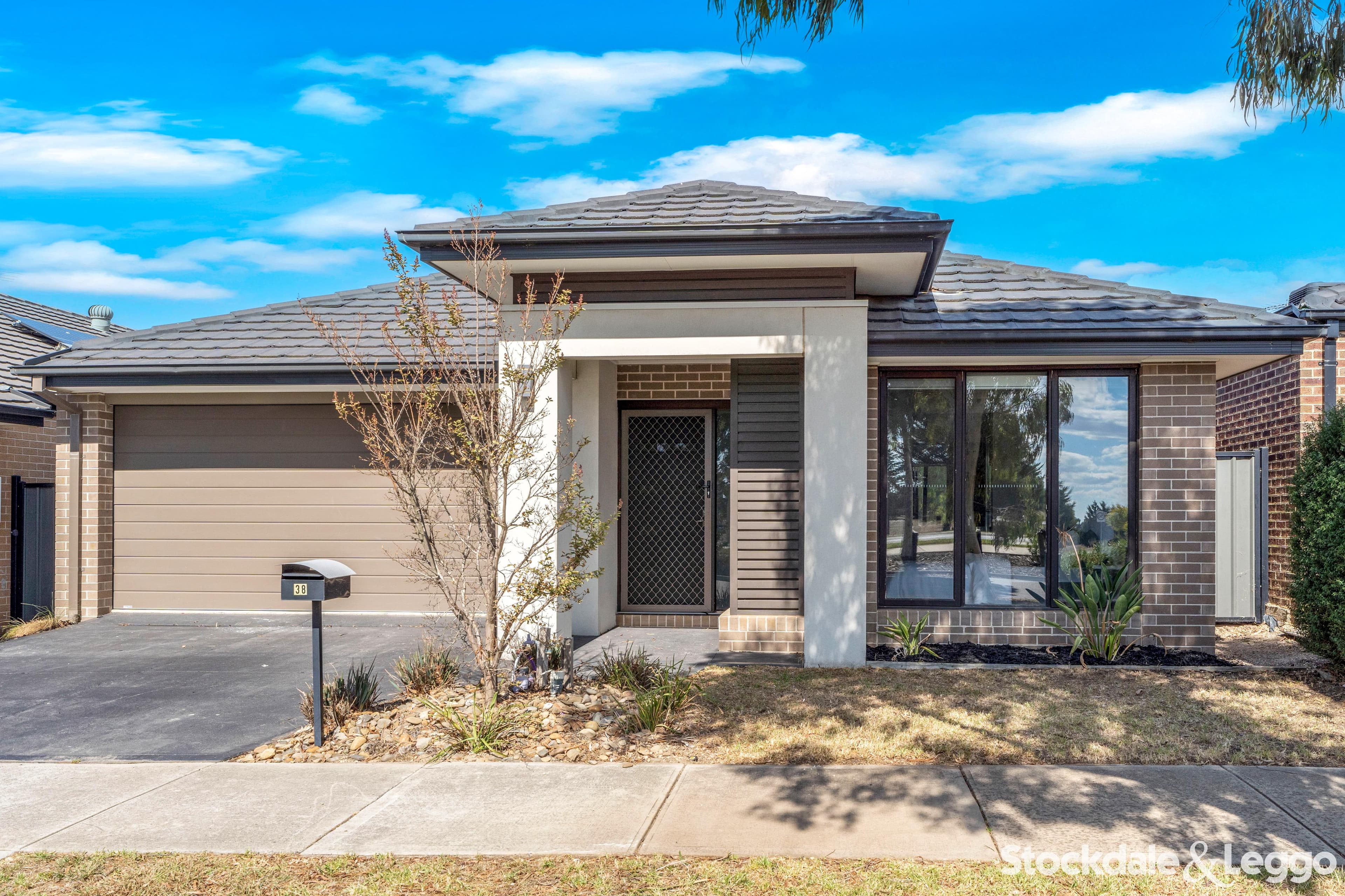 38 Bluebell Drive, Craigieburn VIC, Craigieburn - Image 1