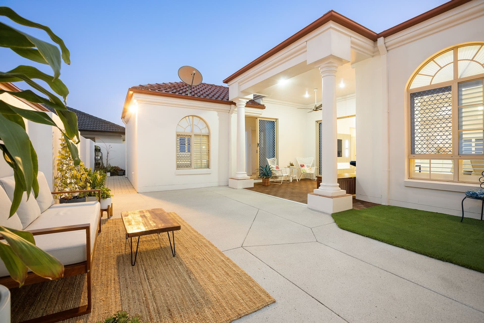 6 Jaeger  Way, Benowa Waters, QLD, 4217, Benowa - Thumbnail 2