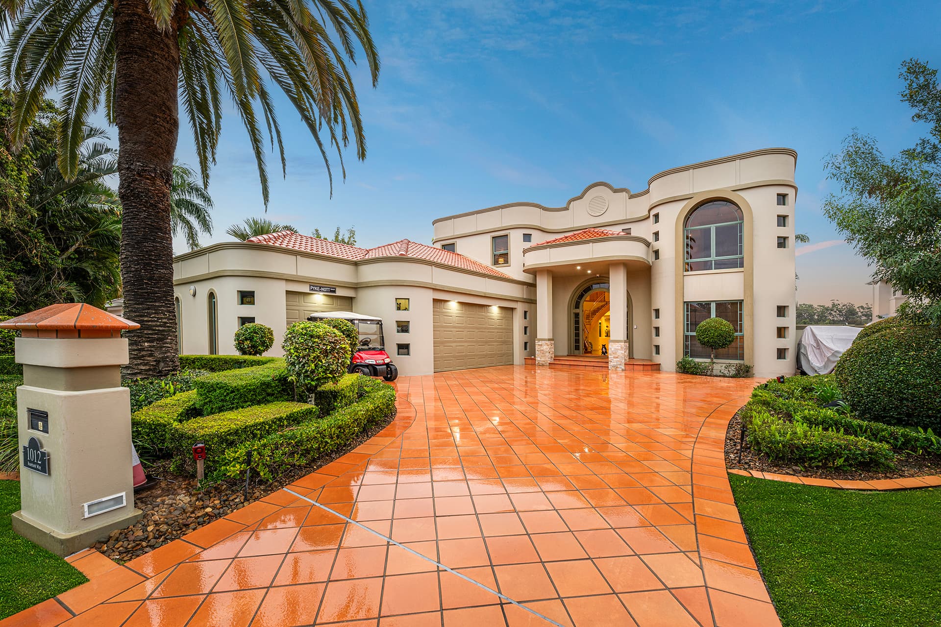 1012 Rosebank Way, Hope Island, QLD, 4212, Hope Island - Thumbnail 2