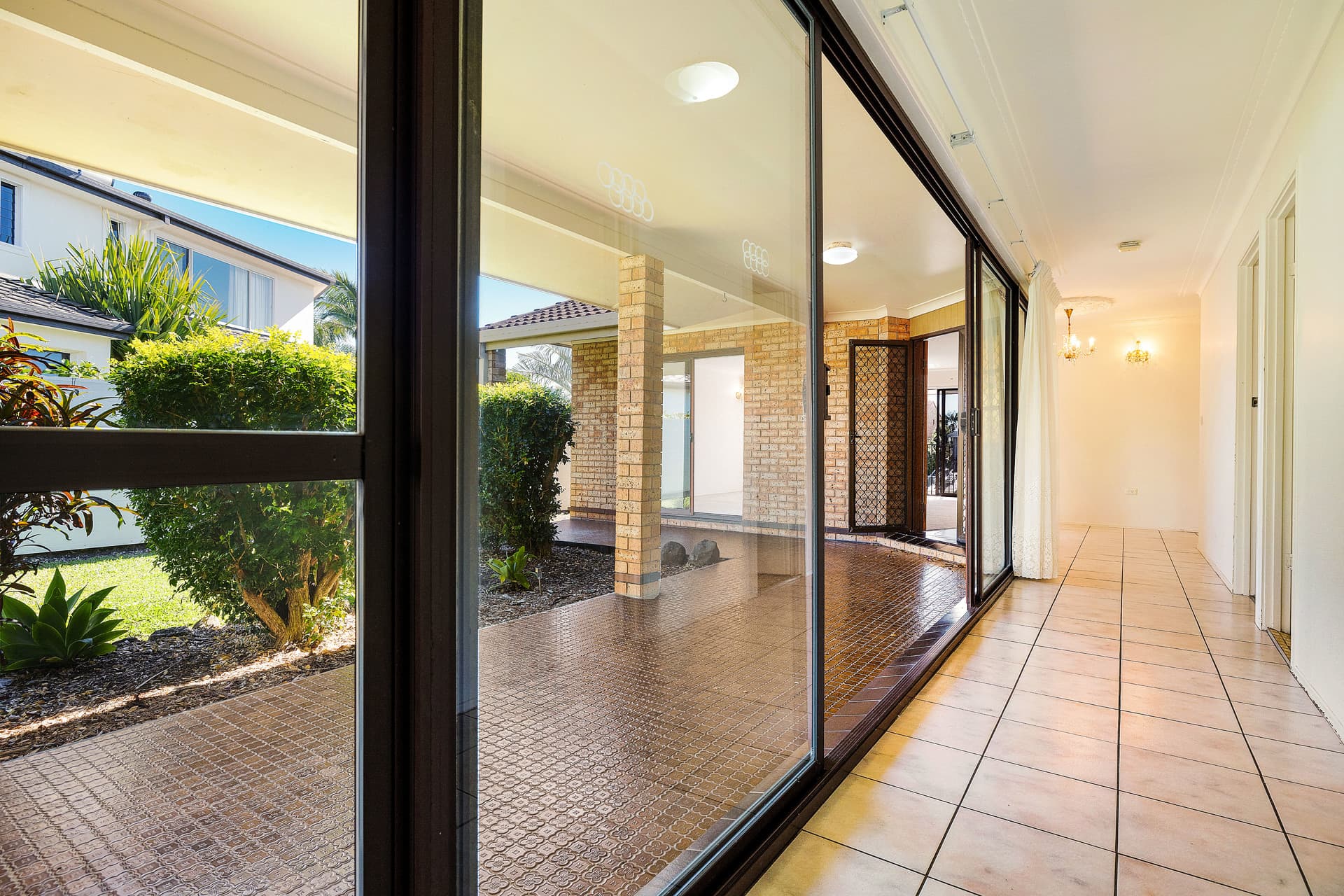 2 Saywell Street, Sorrento, QLD, 4217, Sorrento - Thumbnail 8
