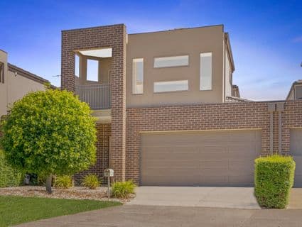 39 Almond Close, Werribee, VIC, 3030, Werribee - Thumbnail 2
