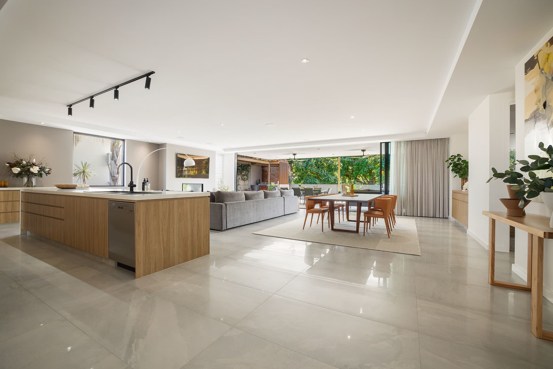 332 Monaco Street, Broadbeach Waters, QLD, 4218, Broadbeach Waters - Thumbnail 7