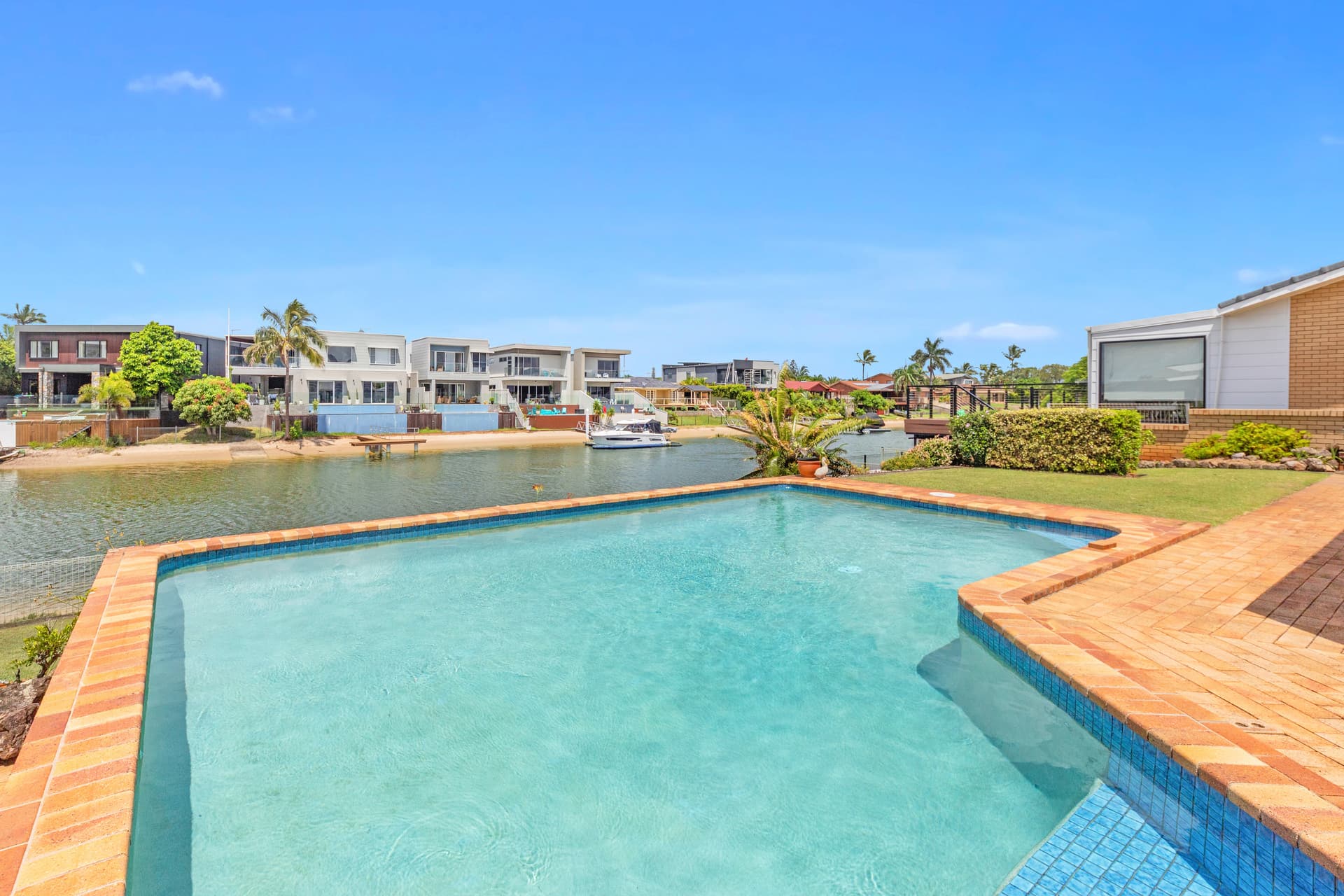 16 Kurrawa Avenue, Mermaid Waters, QLD, 4218, Mermaid Waters - Thumbnail 8