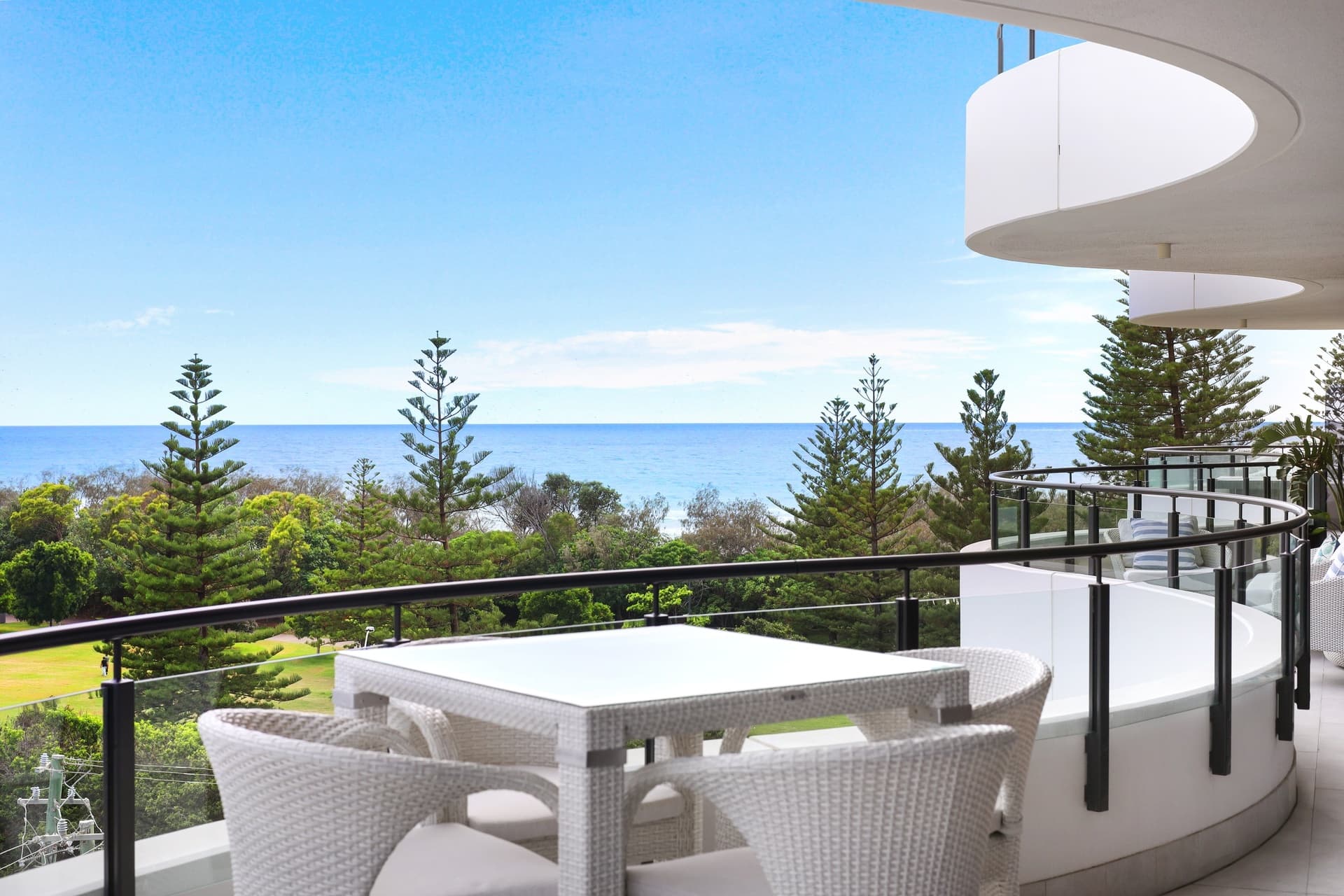 402/4-6 Alexandra Avenue, Mermaid Beach, QLD, 4218, Mermaid Beach - Thumbnail 5