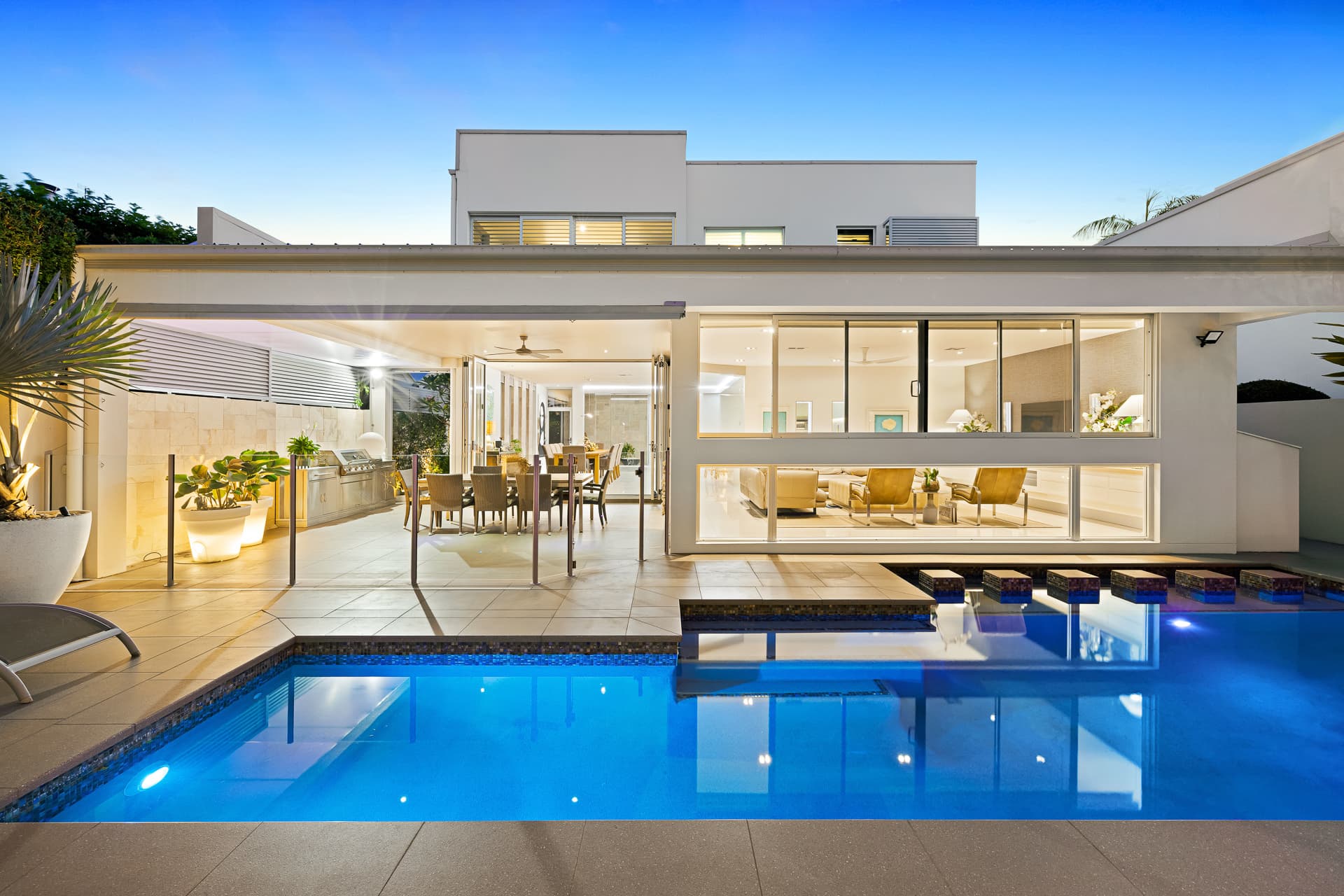 11 Skiff Street, Southport, QLD, 4215, Southport - Thumbnail 2