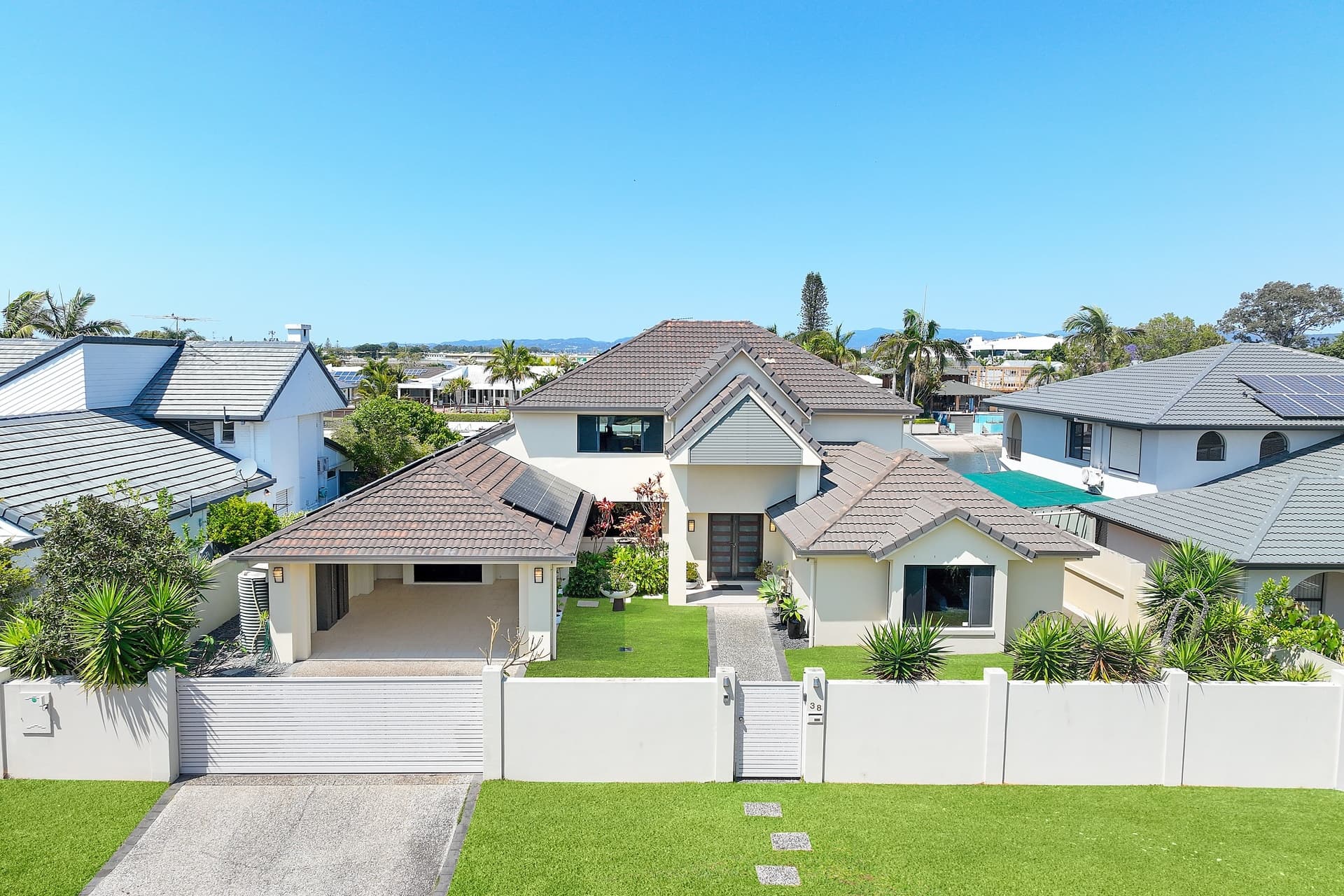 38 Jaguar Drive, Bundall, QLD, 4217, Bundall - Thumbnail 2