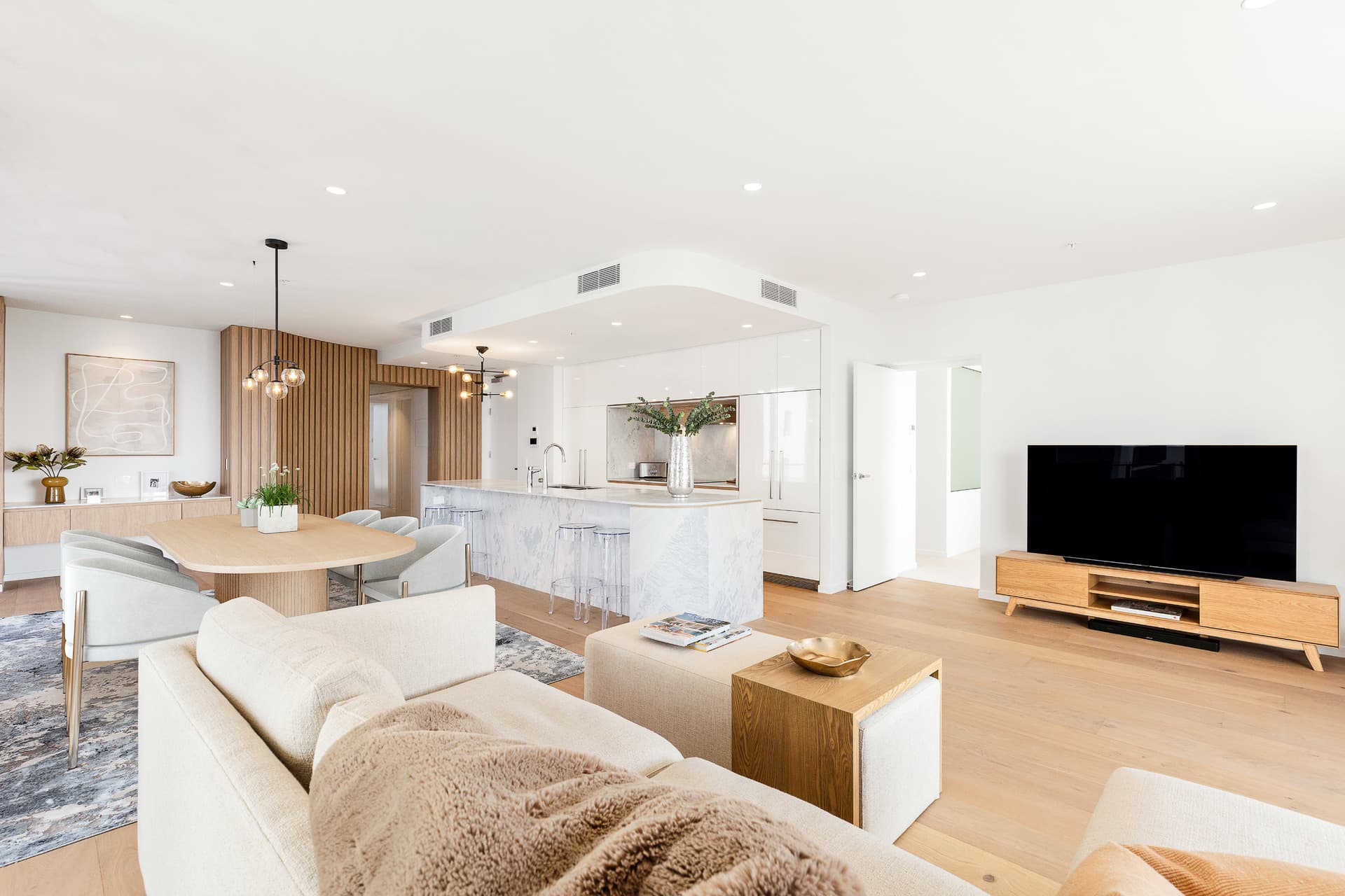 2202/33 Surf Parade, Broadbeach, QLD, 4218, Broadbeach - Thumbnail 4