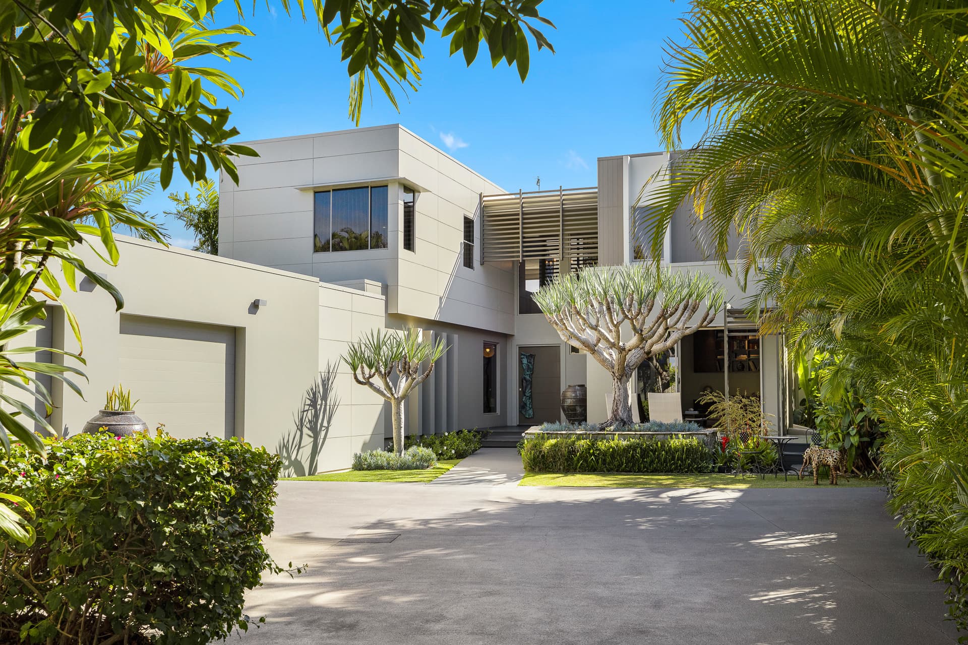 215 Monaco Street, Broadbeach Waters, QLD, 4218, Broadbeach Waters - Thumbnail 2