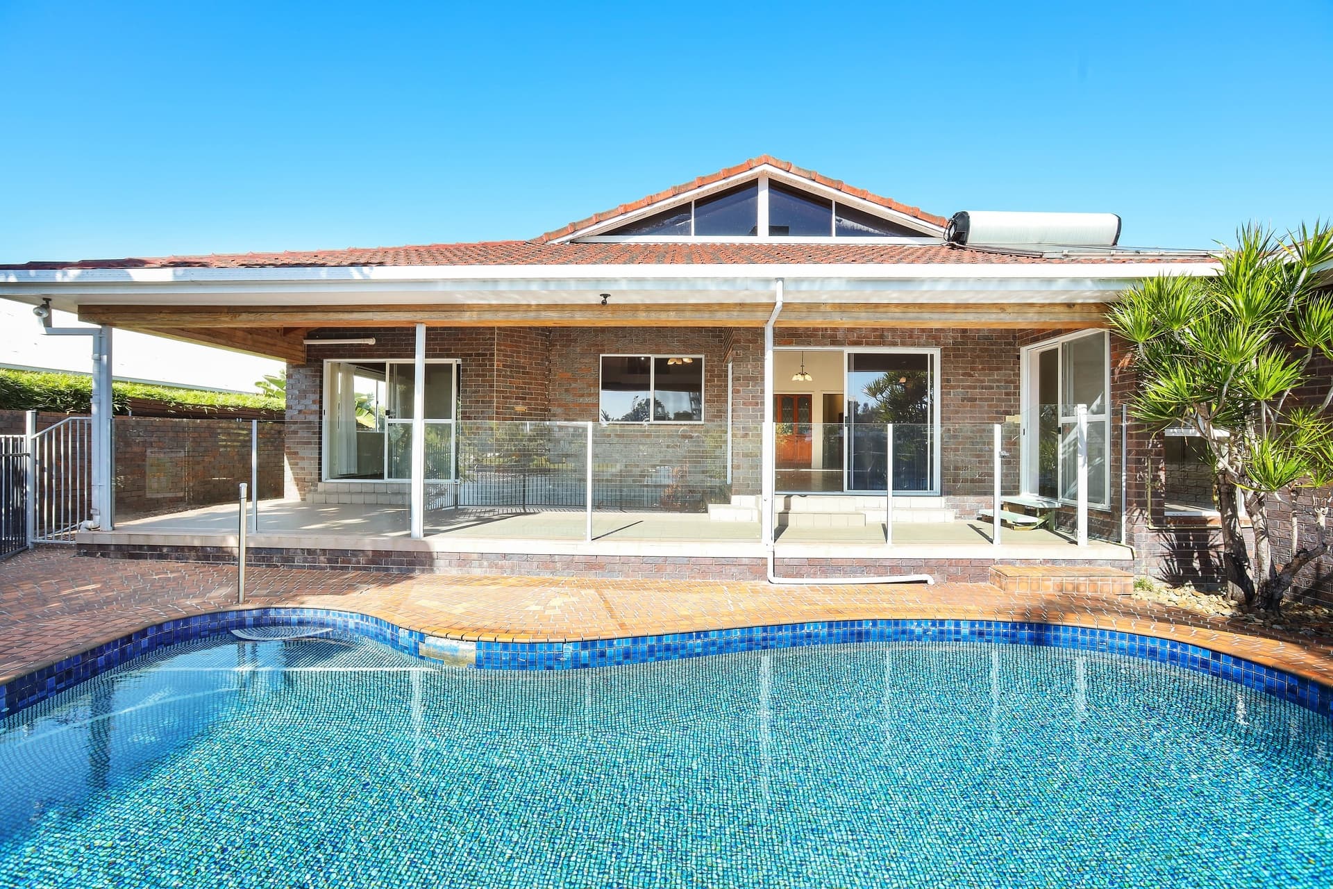 16 Sailaway Street, Mermaid Waters, QLD, 4218, Mermaid Waters - Thumbnail 6