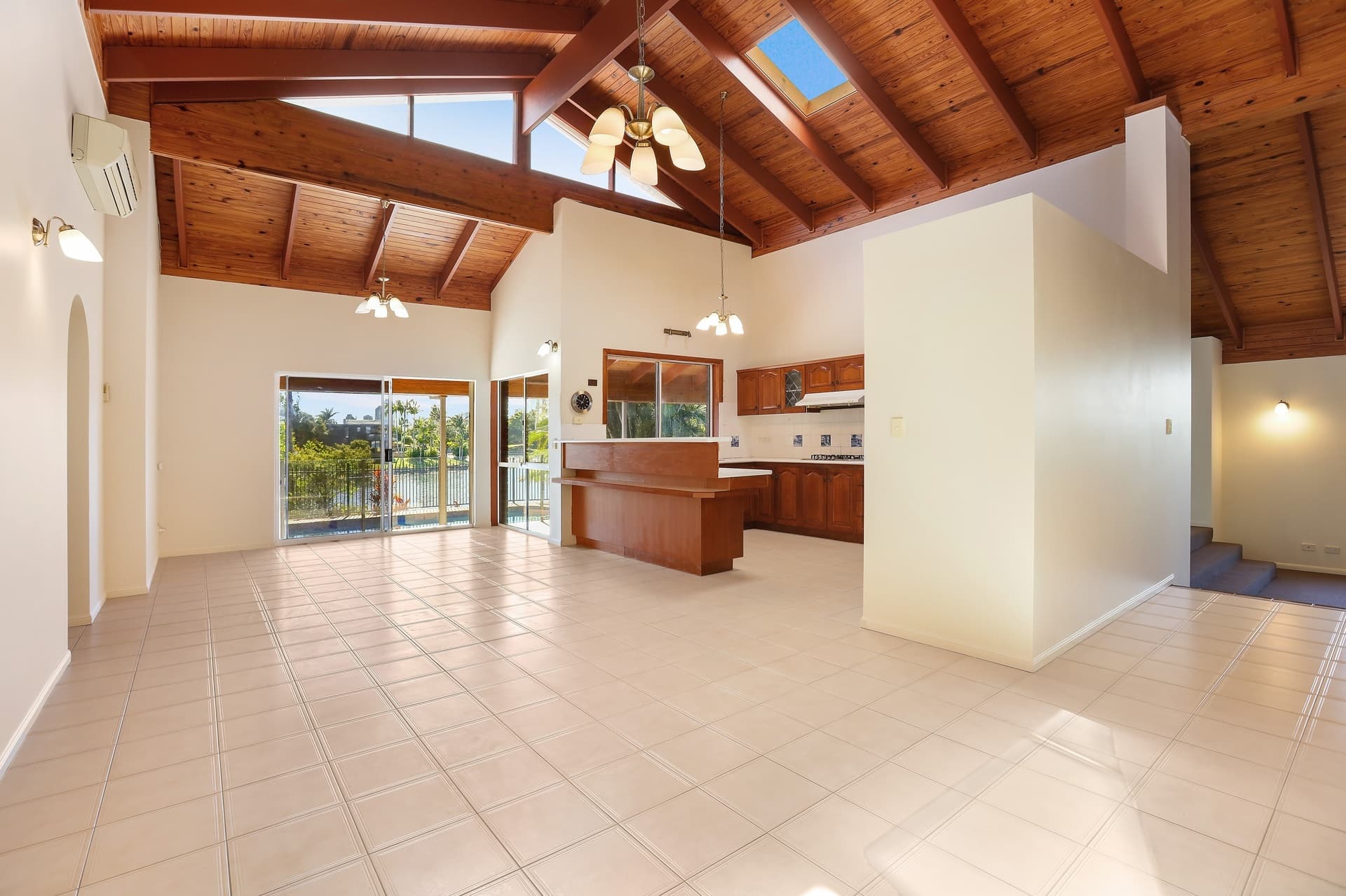 16 Sailaway Street, Mermaid Waters, QLD, 4218, Mermaid Waters - Thumbnail 8