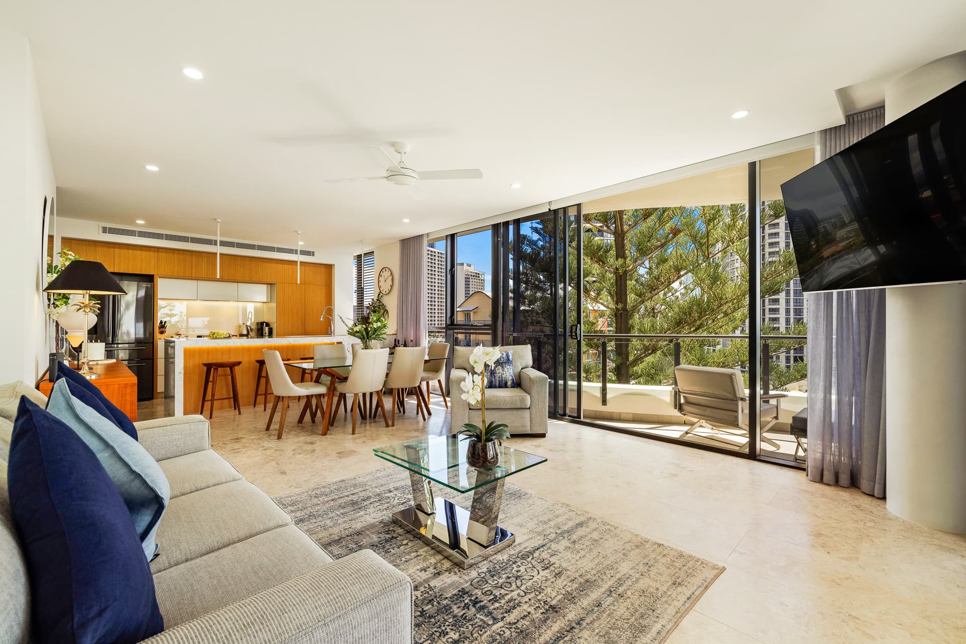 701/95 Old Burleigh  Road, Broadbeach, QLD, 4218, Broadbeach - Thumbnail 2