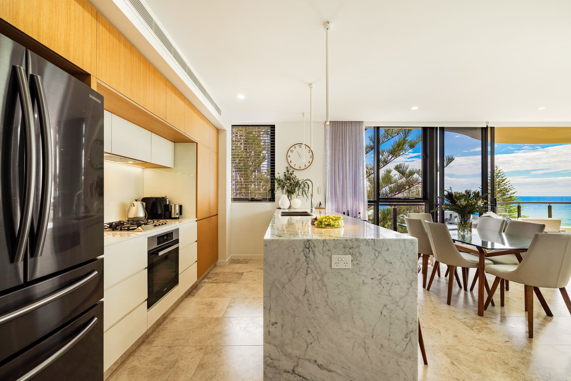 701/95 Old Burleigh  Road, Broadbeach, QLD, 4218, Broadbeach - Thumbnail 3