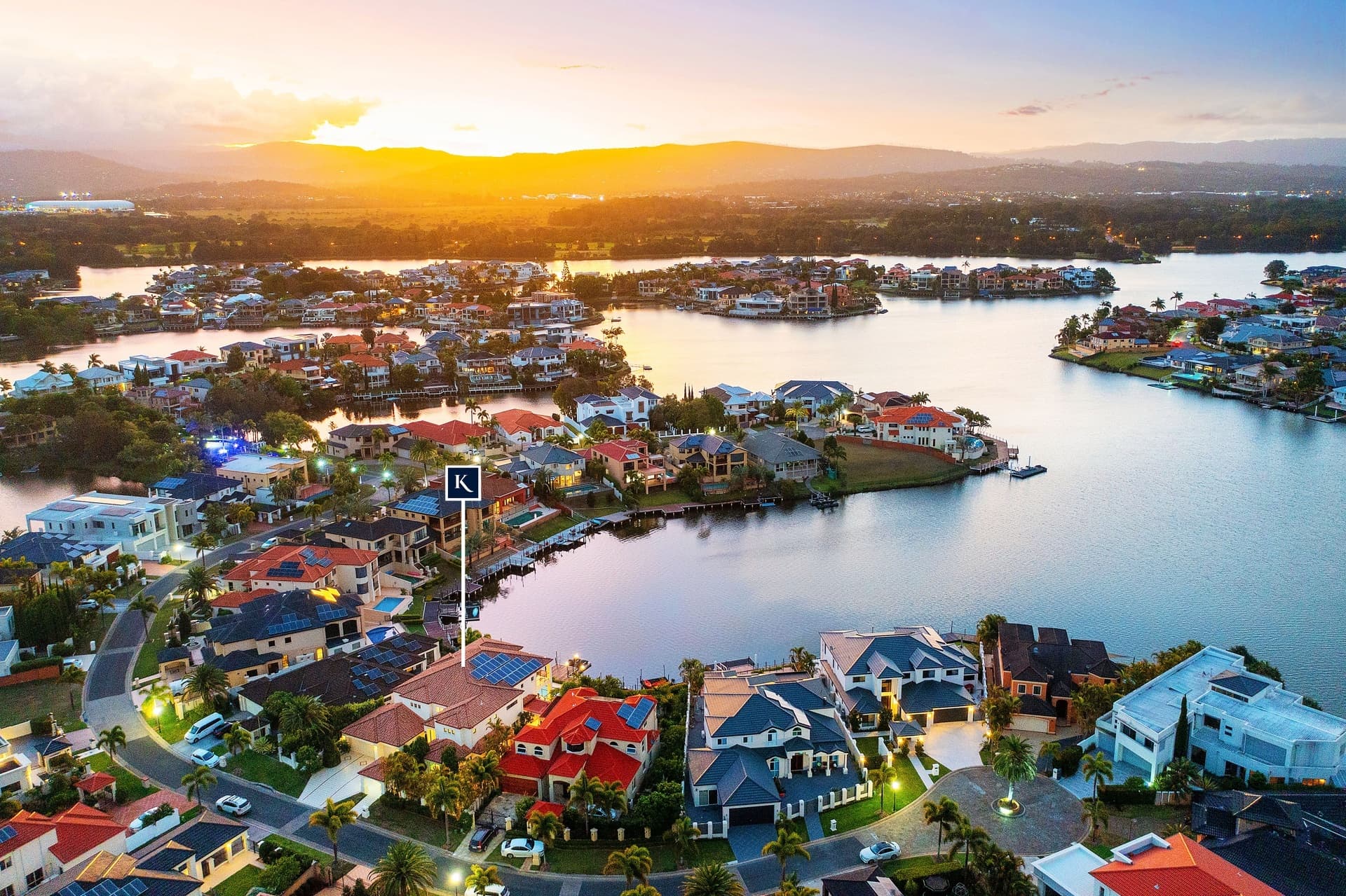 9 Clear Water Bay Avenue, Clear Island Waters, QLD, 4226, Clear Island Waters - Thumbnail 2
