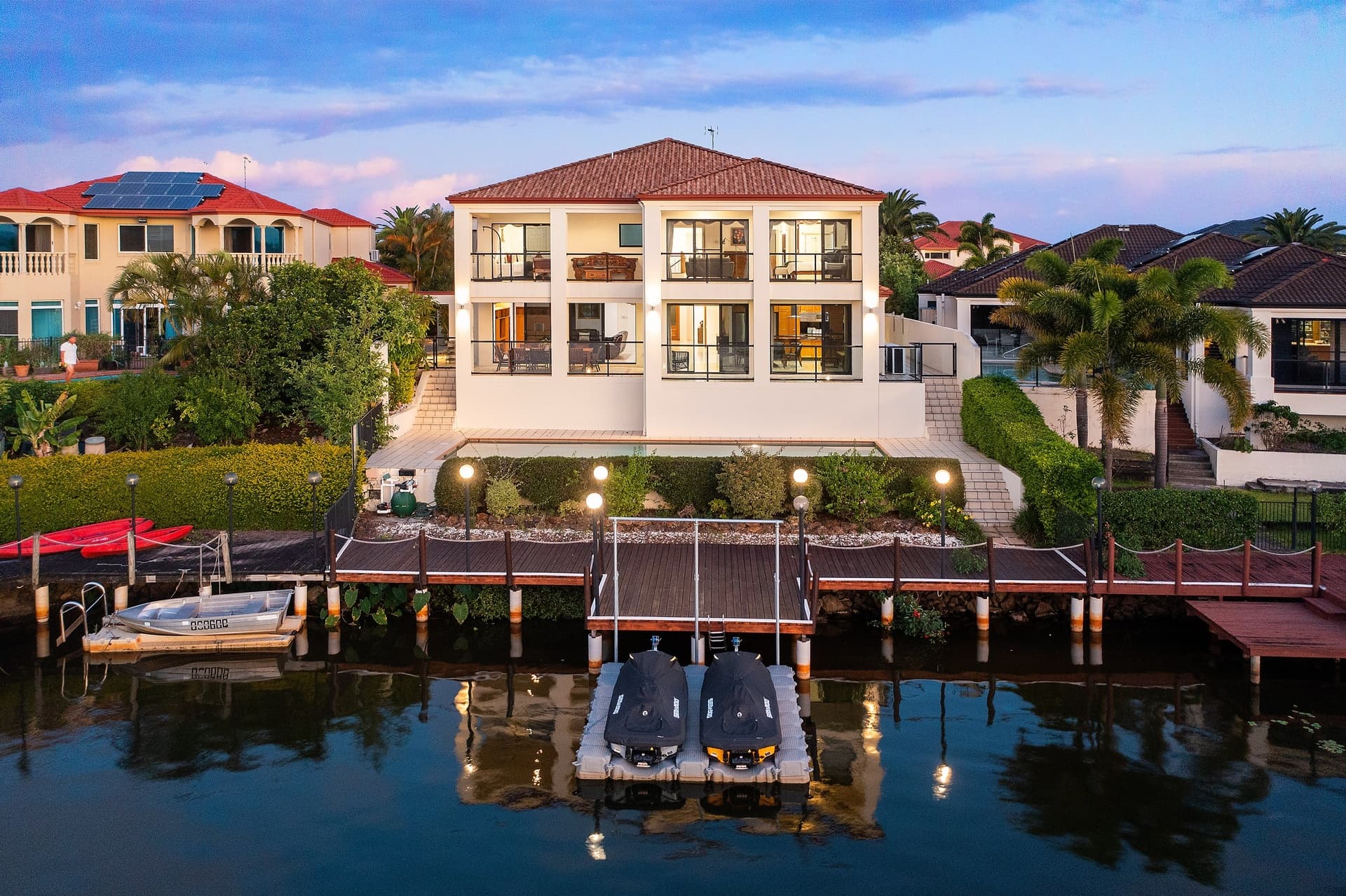 9 Clear Water Bay Avenue, Clear Island Waters, QLD, 4226, Clear Island Waters - Thumbnail 3