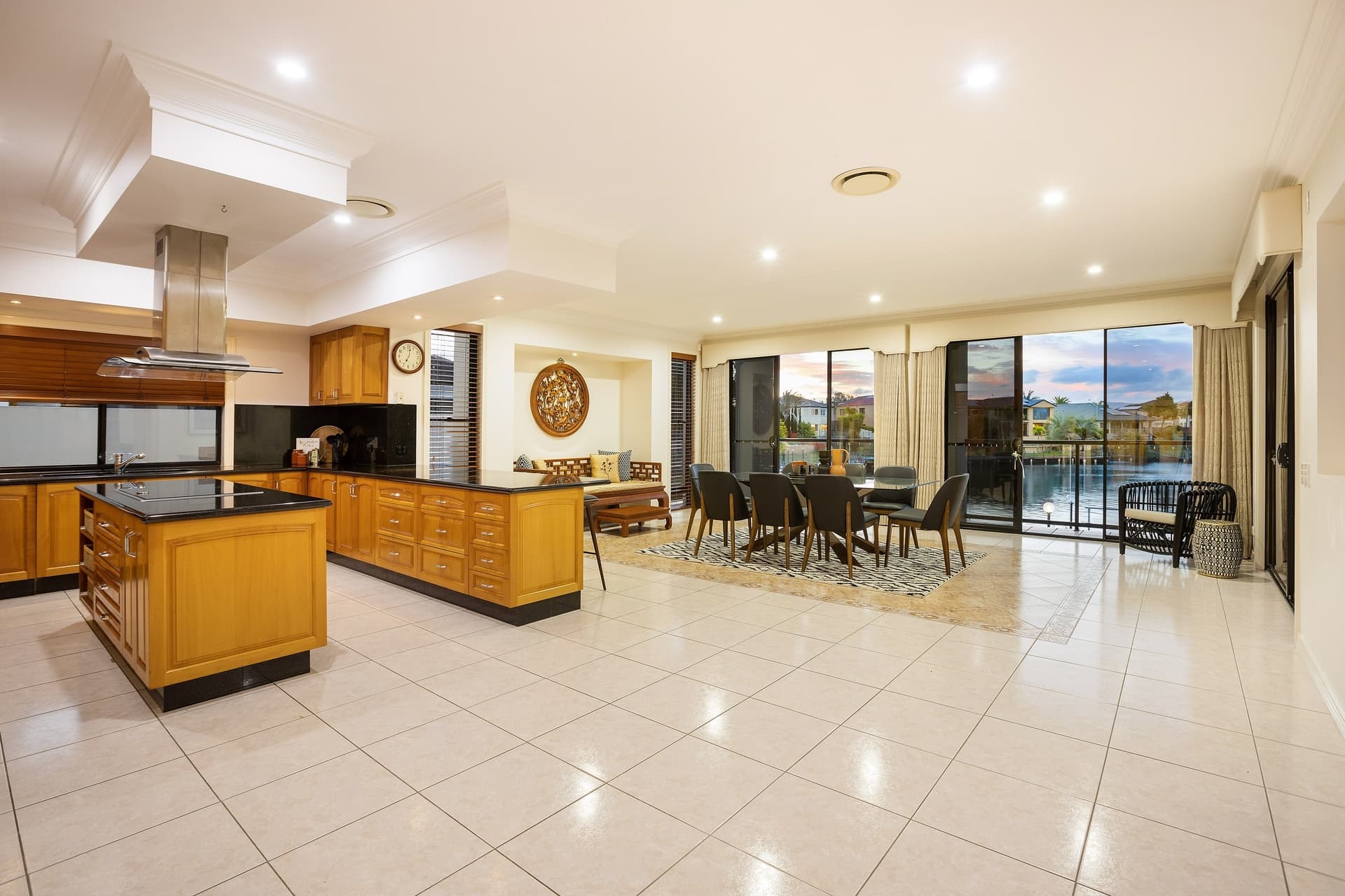 9 Clear Water Bay Avenue, Clear Island Waters, QLD, 4226, Clear Island Waters - Thumbnail 7