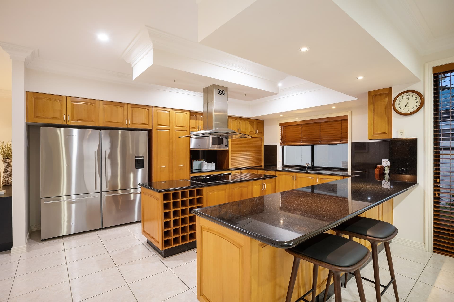9 Clear Water Bay Avenue, Clear Island Waters, QLD, 4226, Clear Island Waters - Thumbnail 8