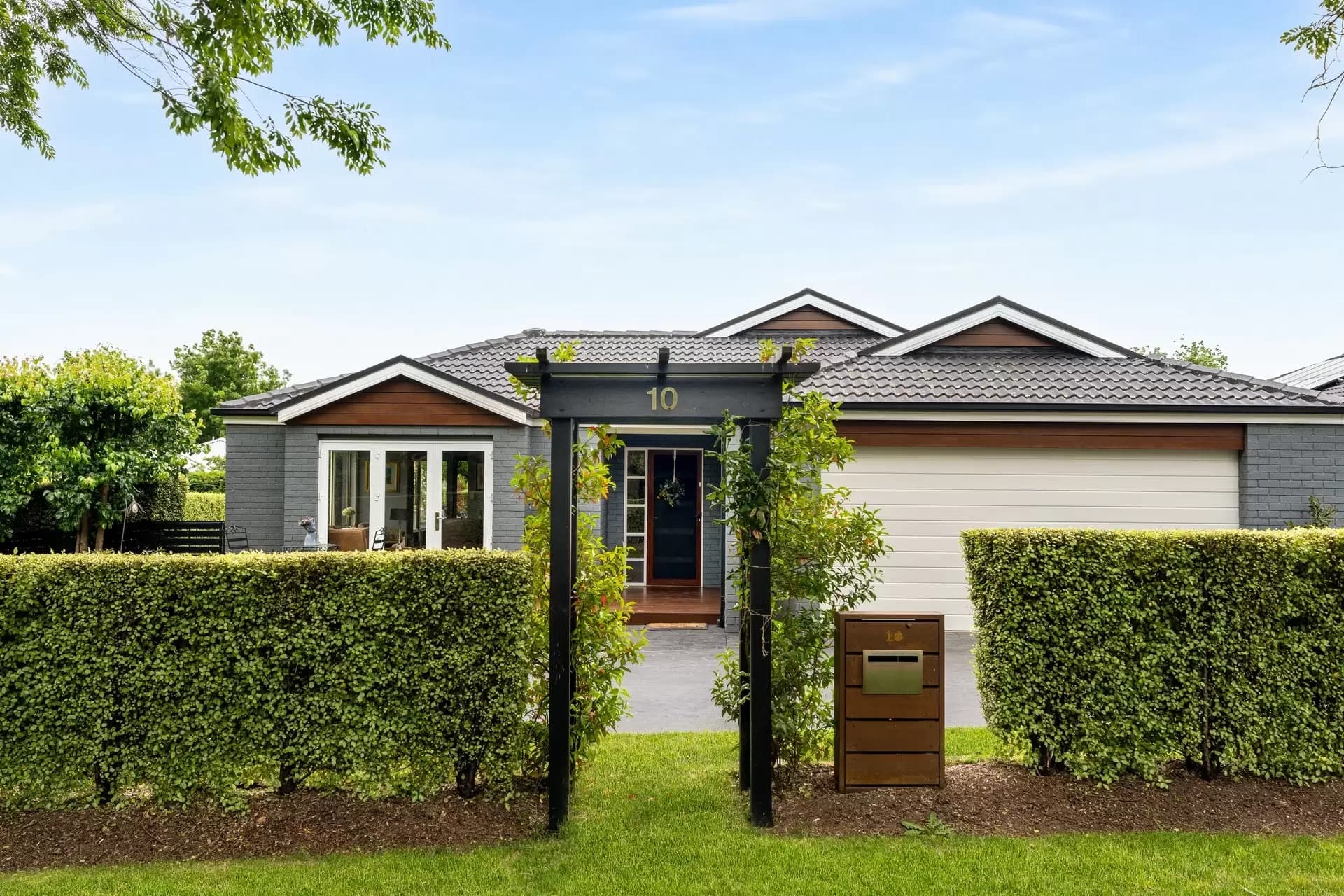 10 Mairinger Crescent, Bowral, Bowral - Image 1