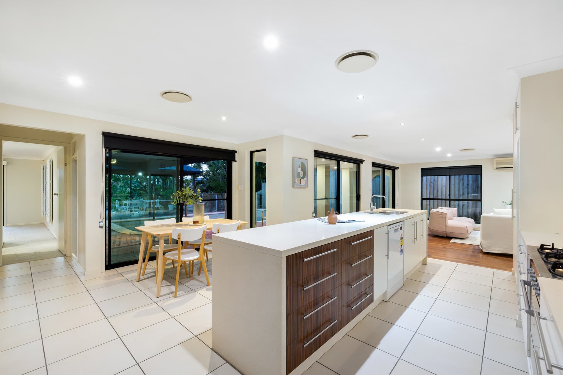 14 Mackay Close, Sorrento, QLD, 4217, Sorrento - Thumbnail 7
