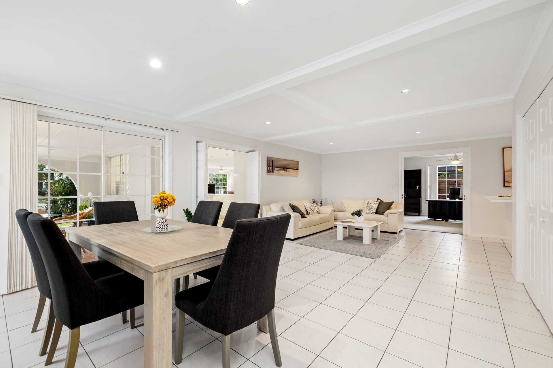 9 Tumbi Street, Broadbeach Waters, QLD, 4218, Broadbeach Waters - Thumbnail 6