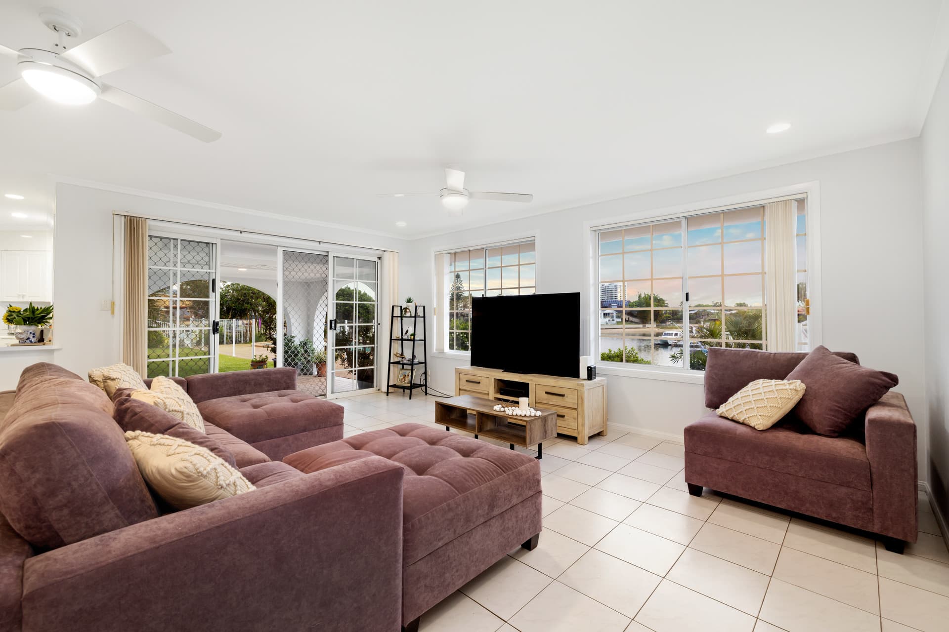 9 Tumbi Street, Broadbeach Waters, QLD, 4218, Broadbeach Waters - Thumbnail 7