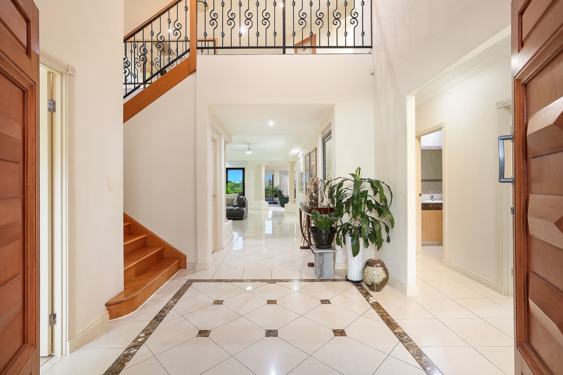 102 Sir Bruce Small Boulevard, Benowa Waters, QLD, 4217, Benowa - Thumbnail 5