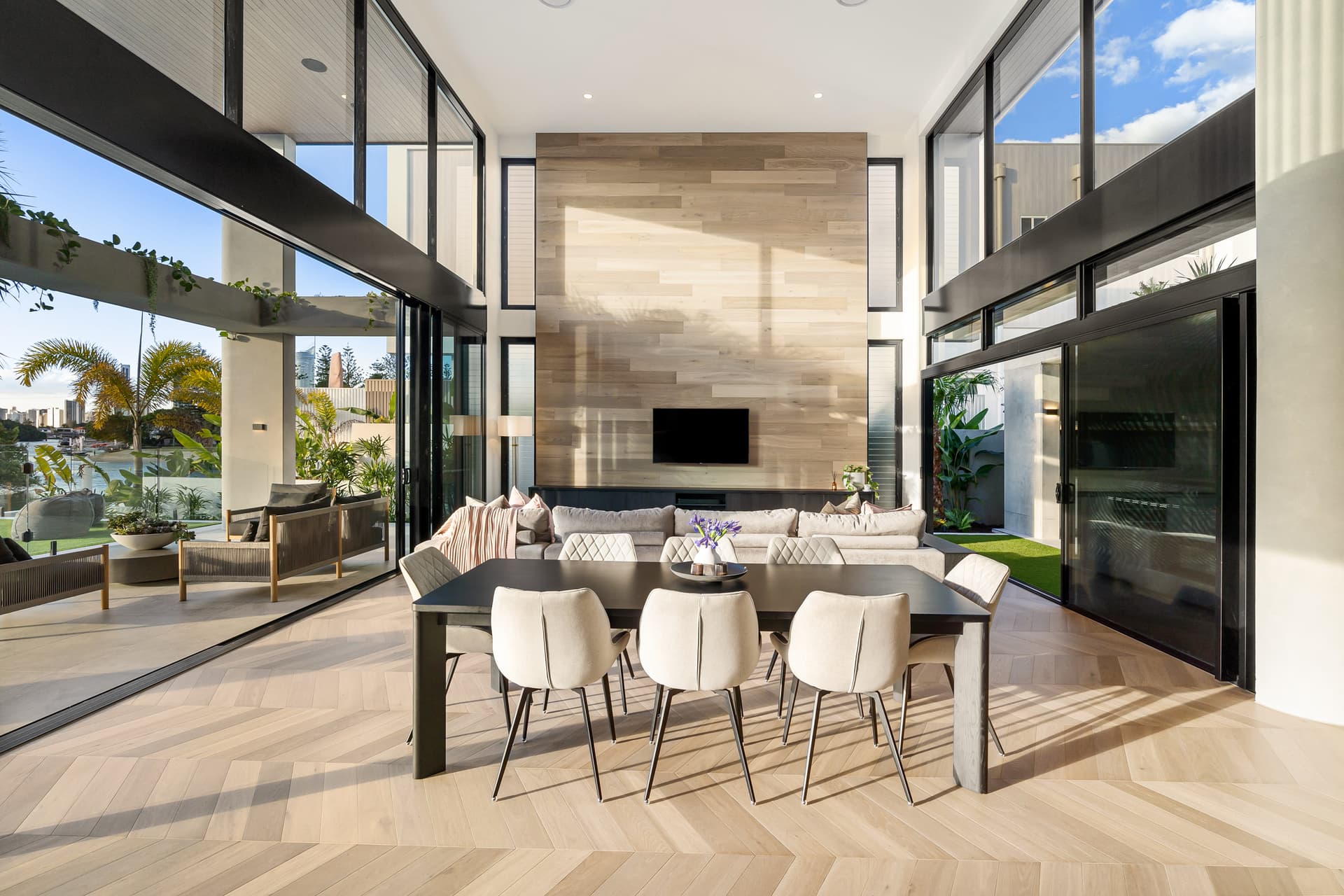 6 Beverley Crescent, Broadbeach Waters, QLD, 4218, Broadbeach Waters - Thumbnail 6