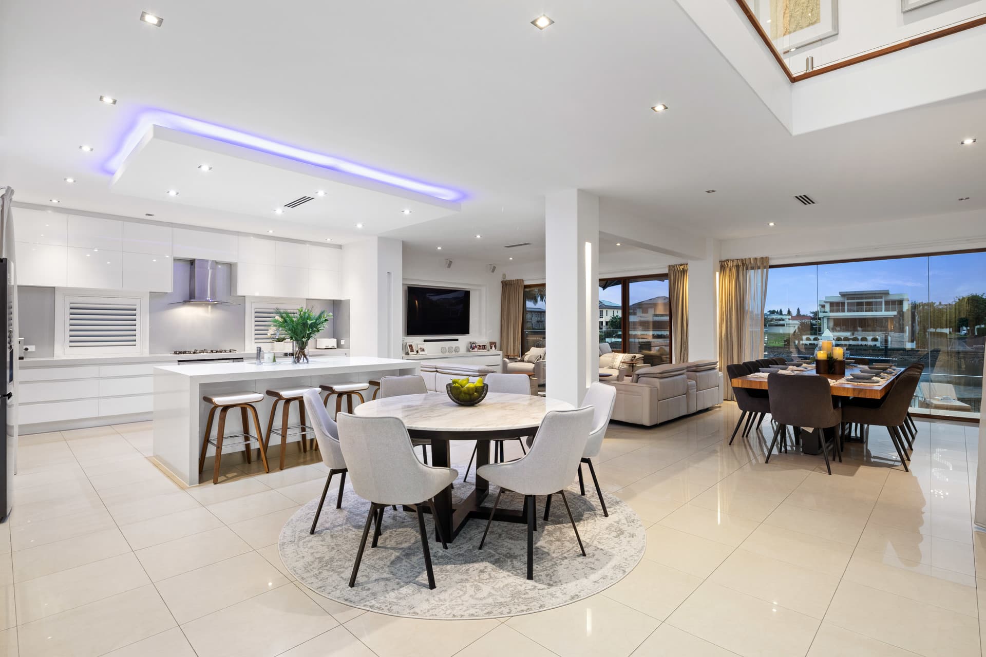 1664 Riverdale Drive, Hope Island, QLD, 4212, Hope Island - Thumbnail 4