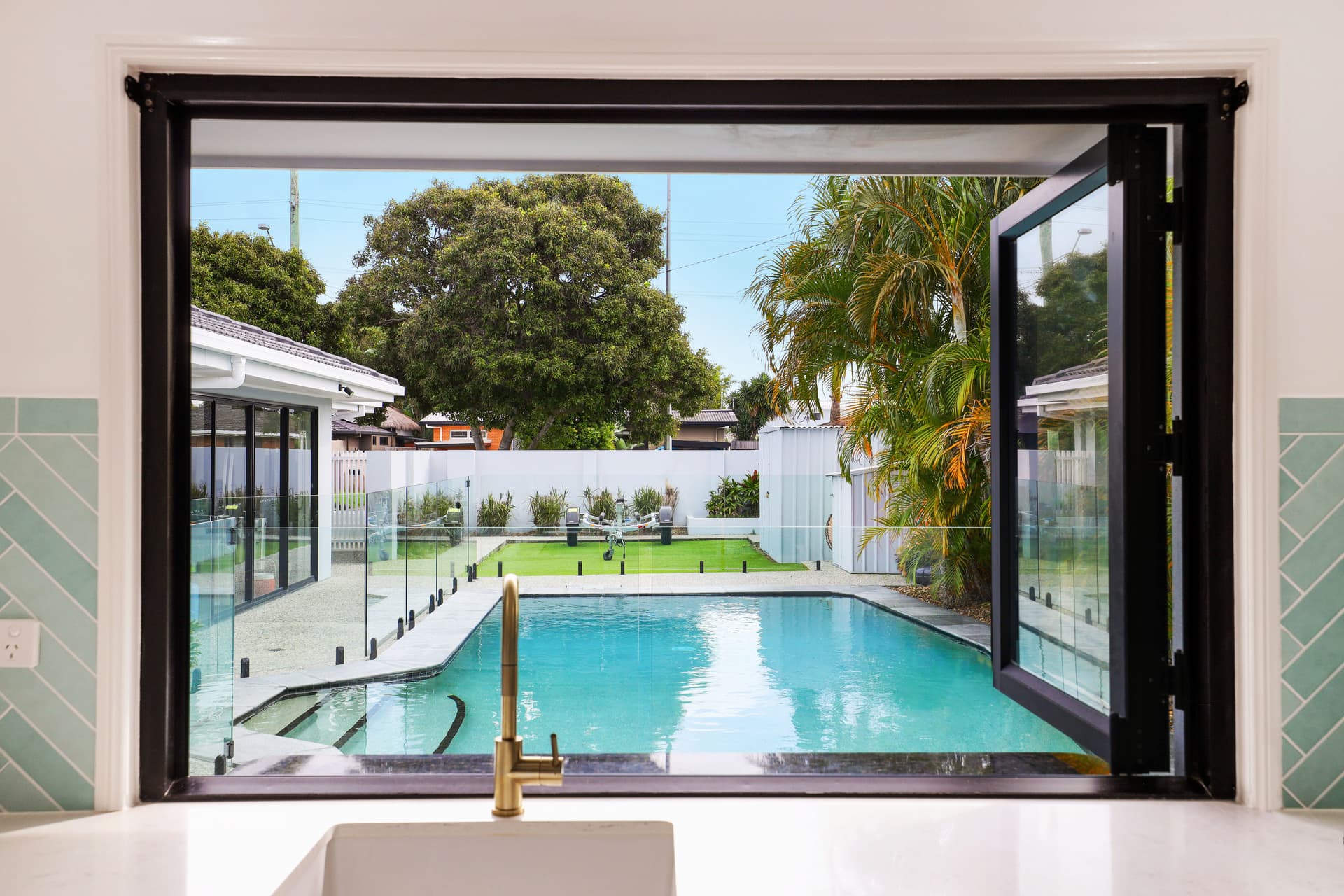 68 Rio Vista Boulevard, Broadbeach Waters, QLD, 4218, Broadbeach Waters - Thumbnail 2