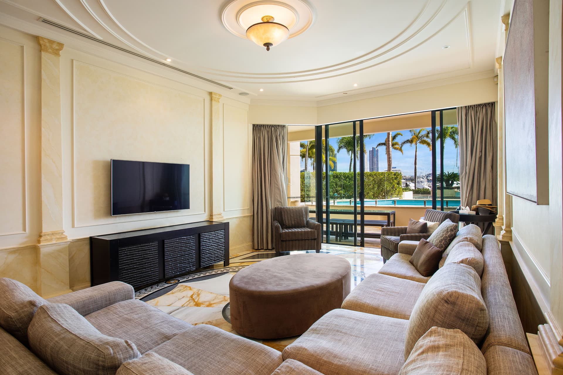 4/94 Seaworld  Drive, Main Beach, QLD, 4217, Main Beach - Thumbnail 2